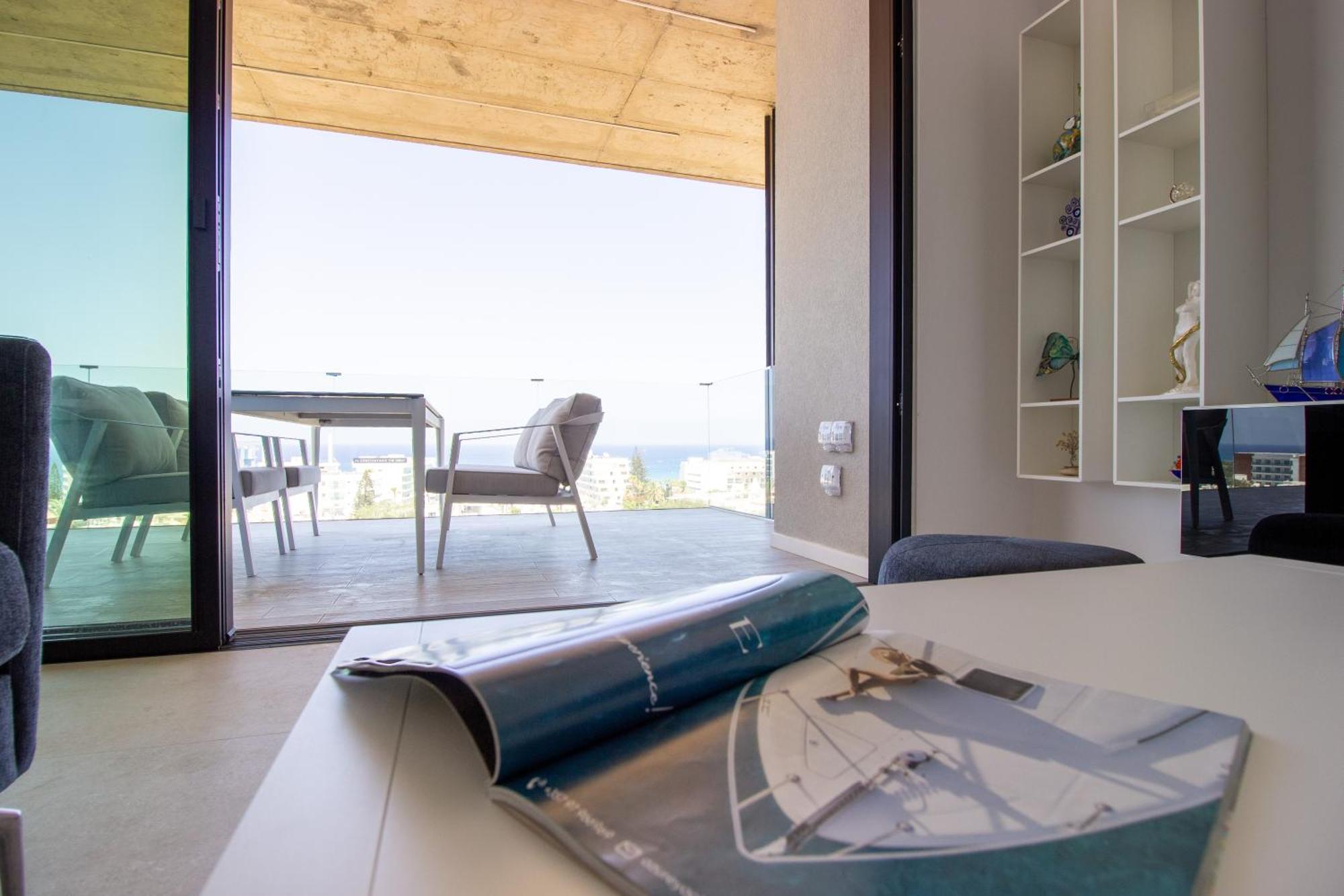 Apartment Luxury 4-bed With Sea-views *