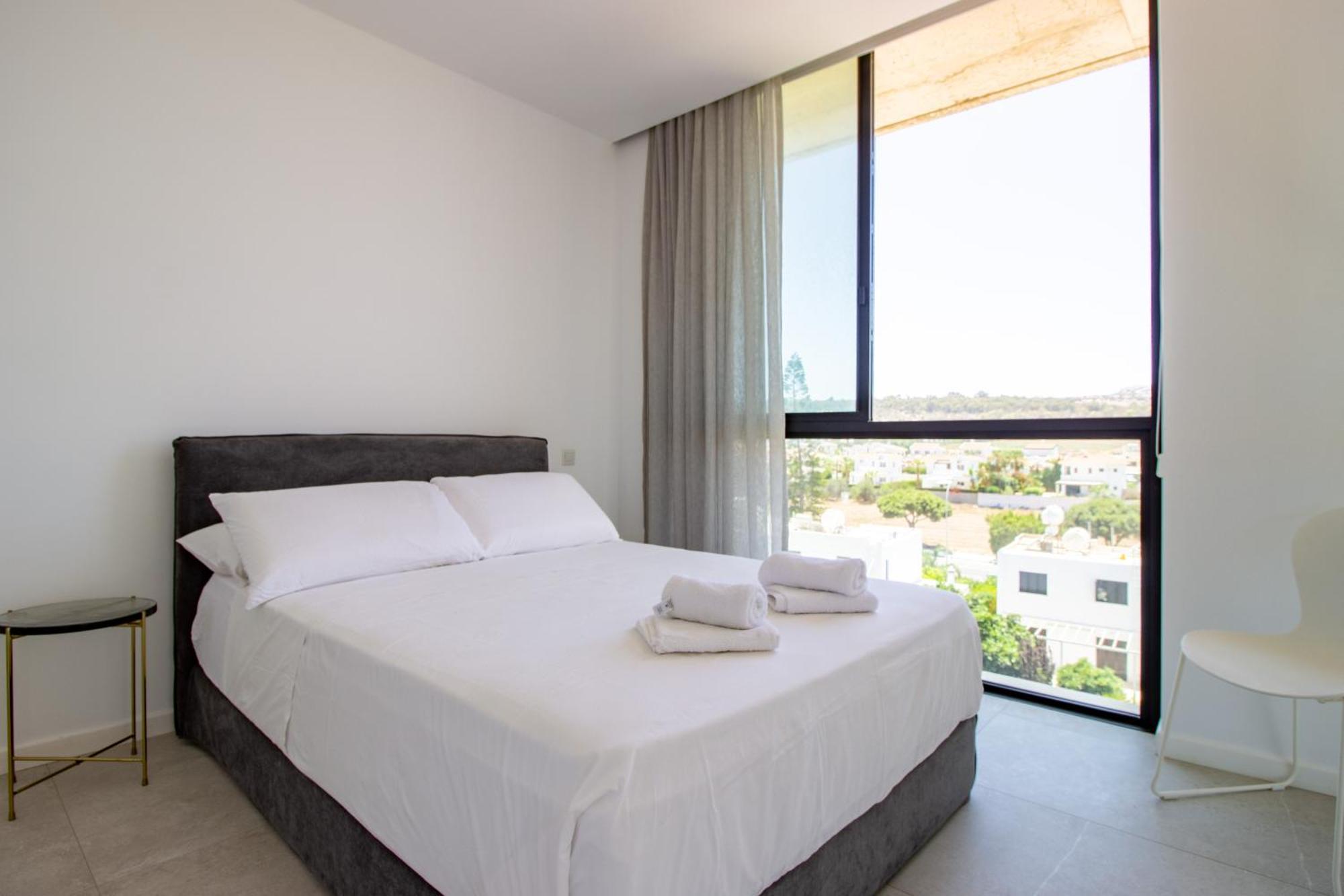 Apartment Luxury 4-bed With Sea-views