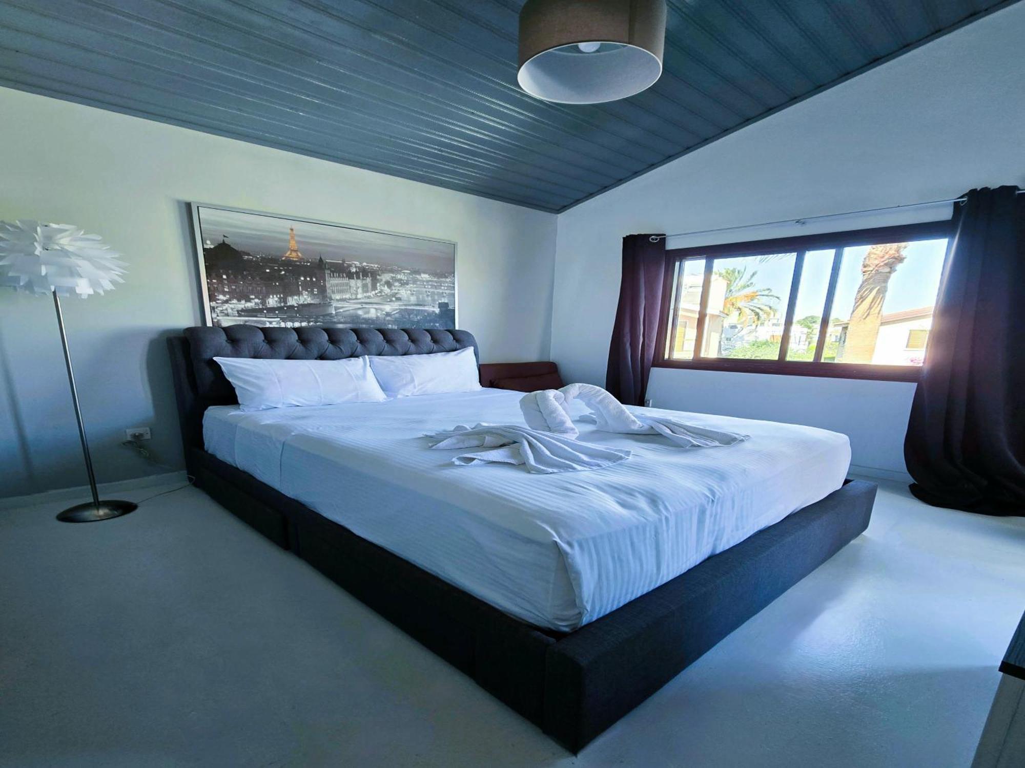 3 Bedroom Villa, Private Pool, Hot Tub Protaras