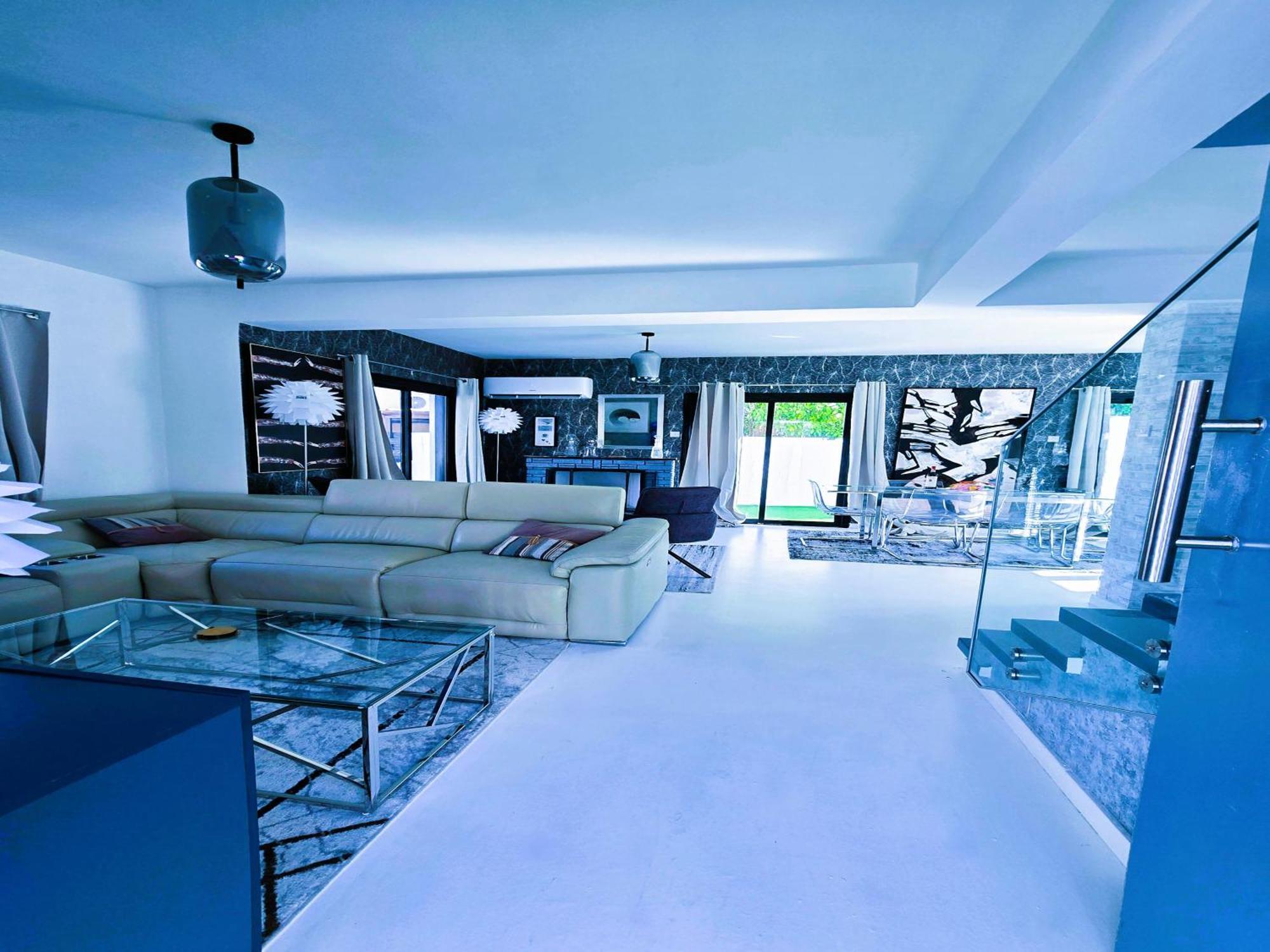 3 Bedroom Villa, Private Pool, Hot Tub Villa *