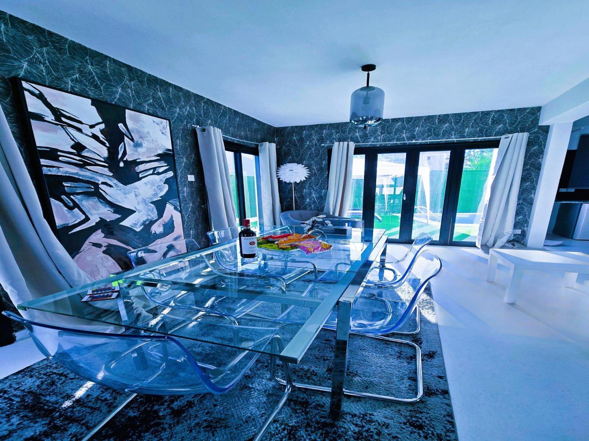 3 Bedroom Villa, Private Pool, Hot Tub Villa *