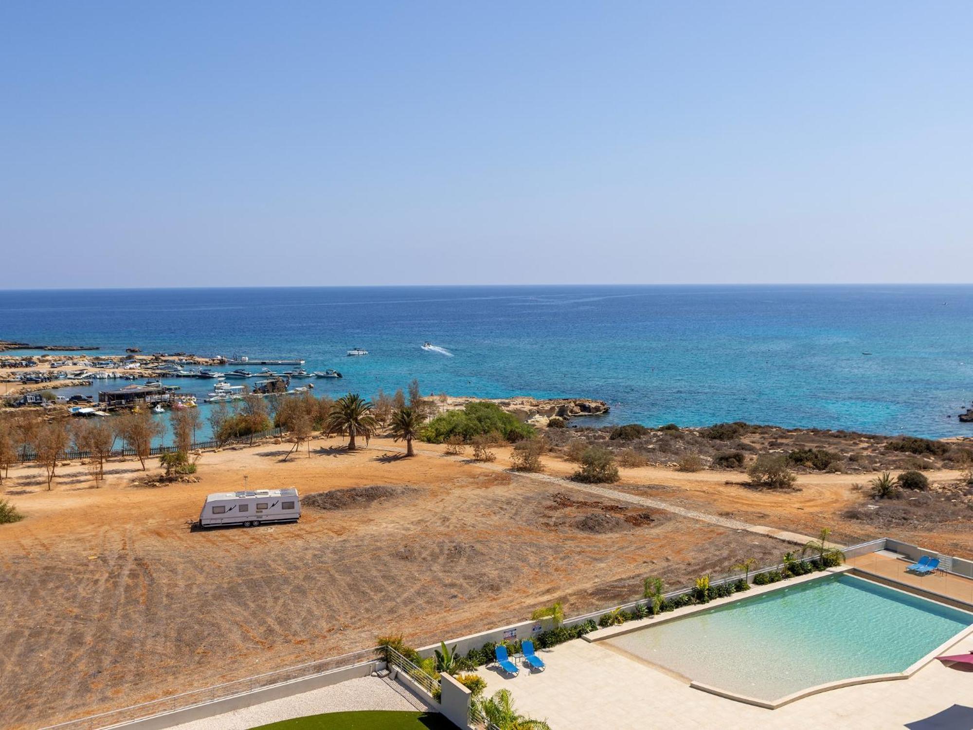 Emerald Bay Sea-front Penthouse Apartment Protaras
