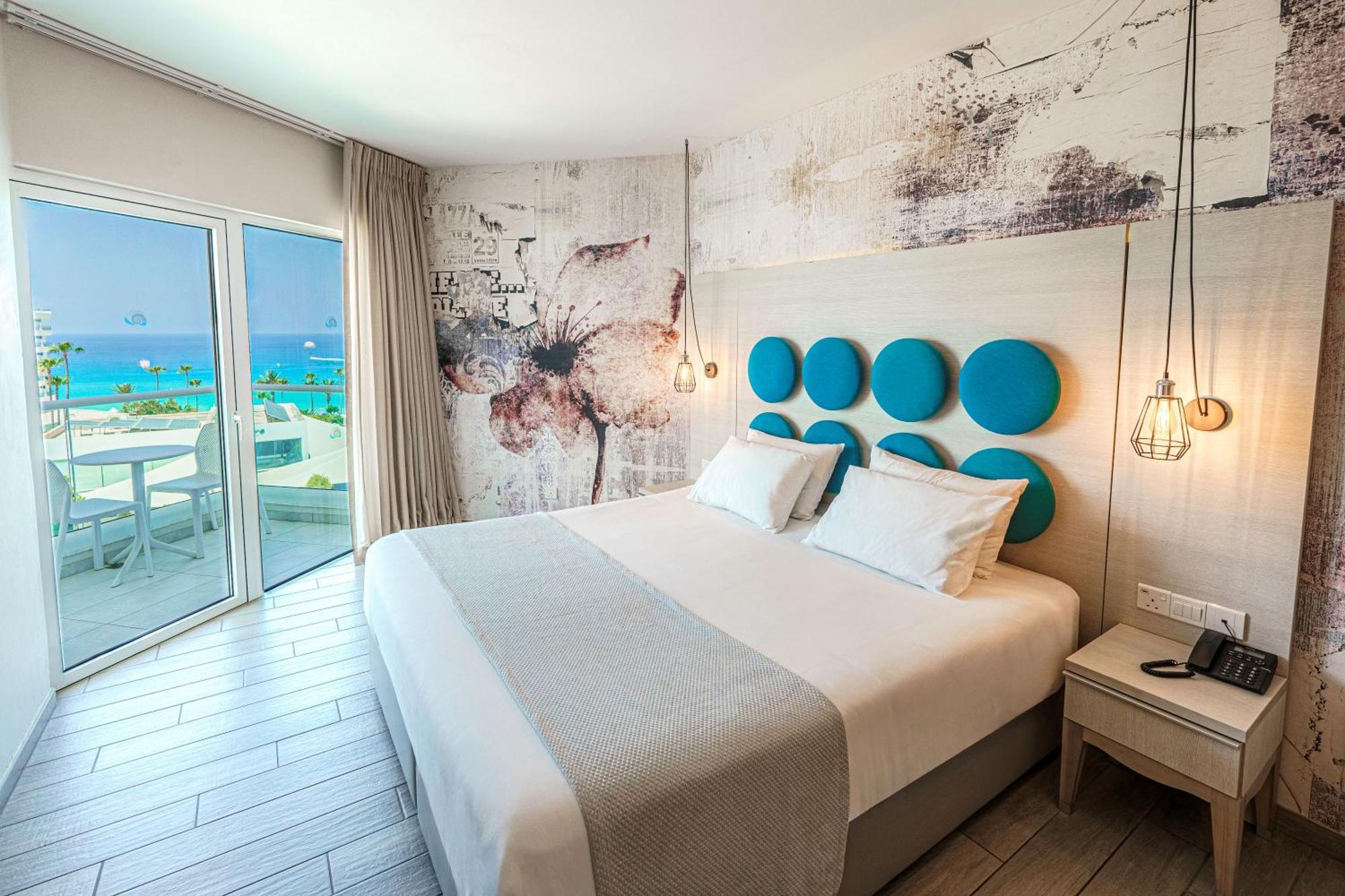 Vangelis & Hotel Protaras