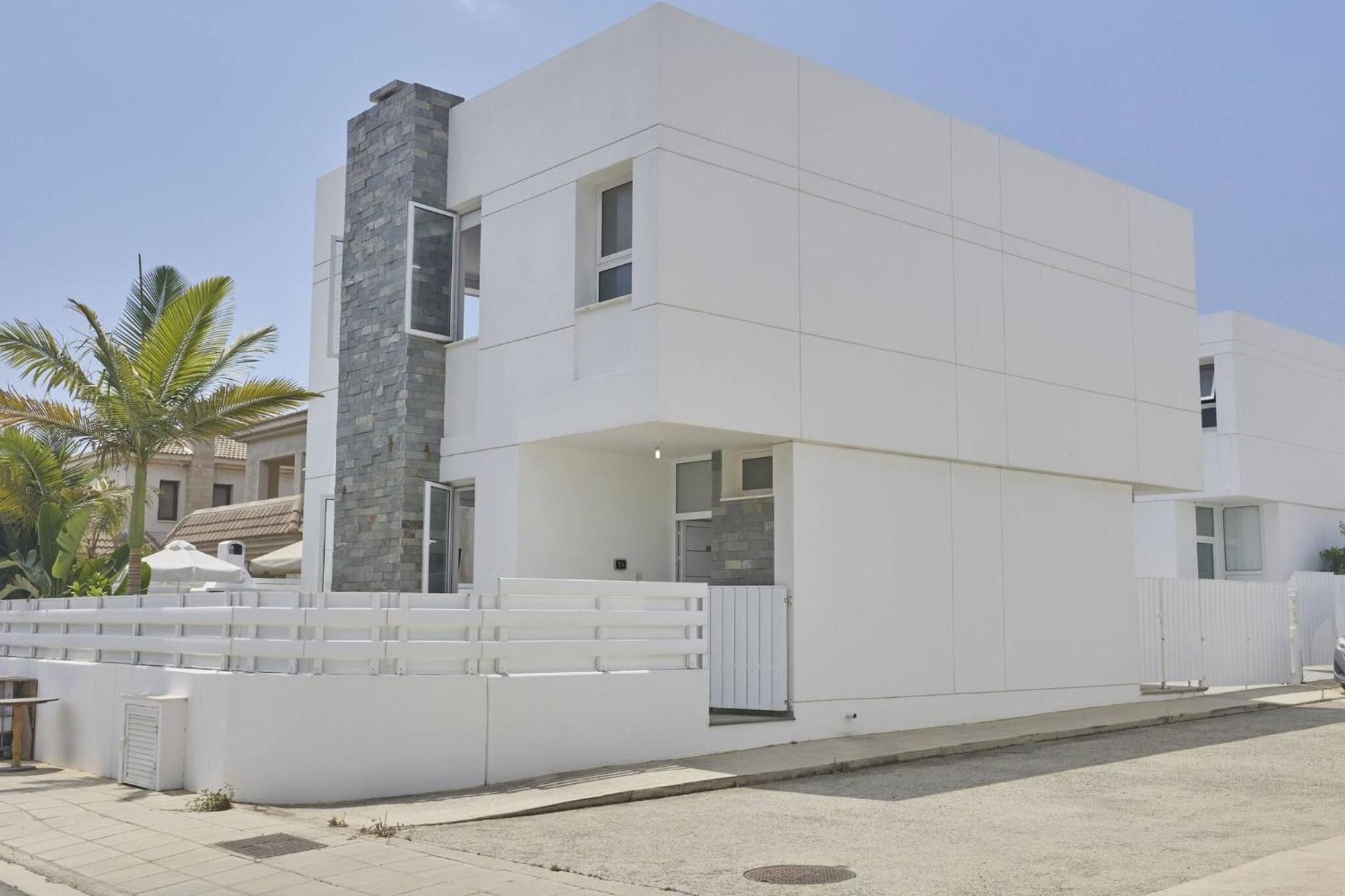 Pearl Pe15 * Protaras