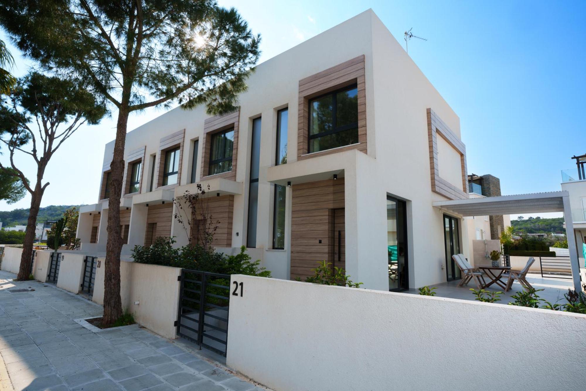 Wealthystays 2br Retreat , 5min Walk To Holiday home