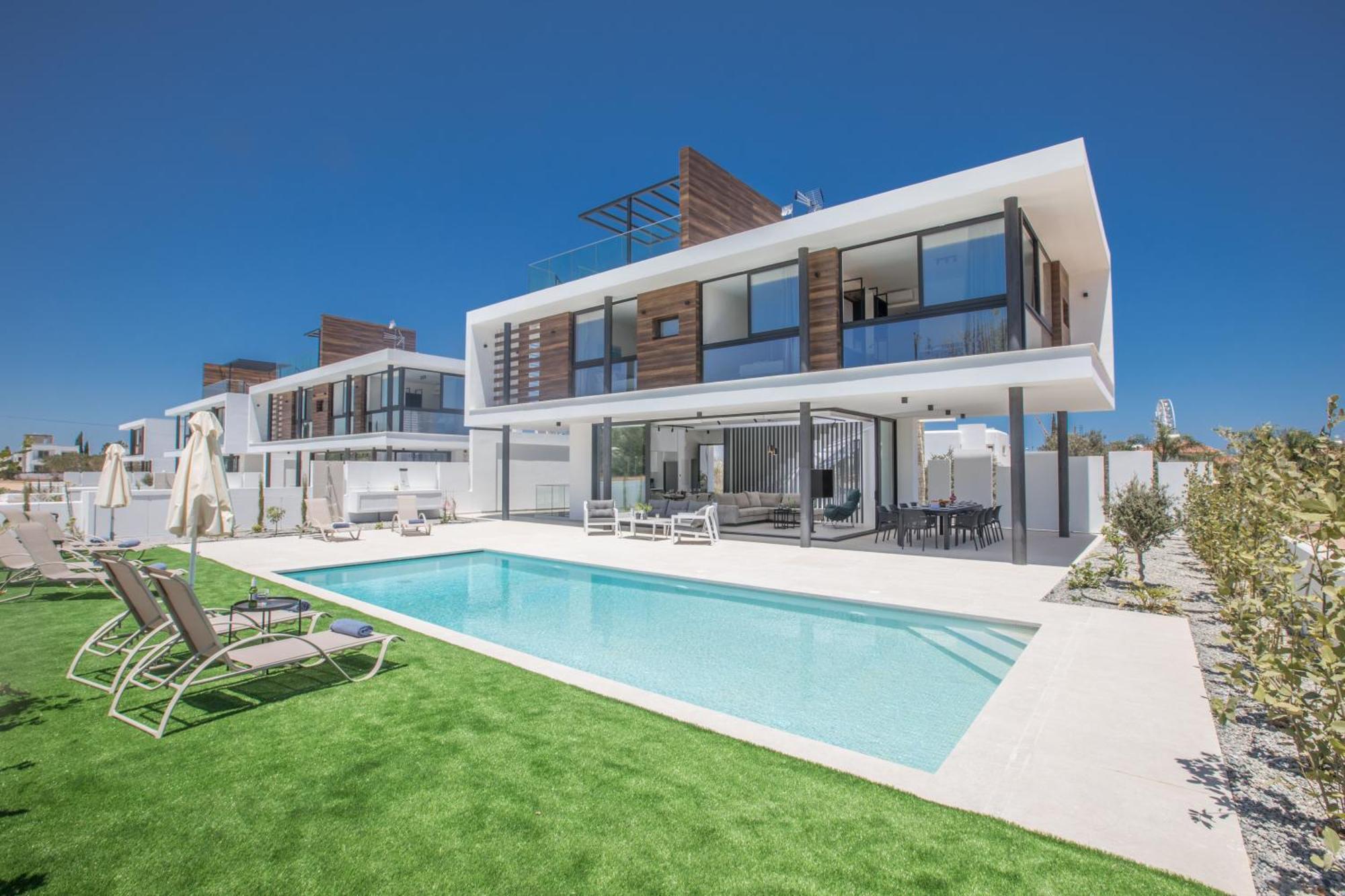 Holiday home Geraeumige Mit Grossem Garten Und Pool *