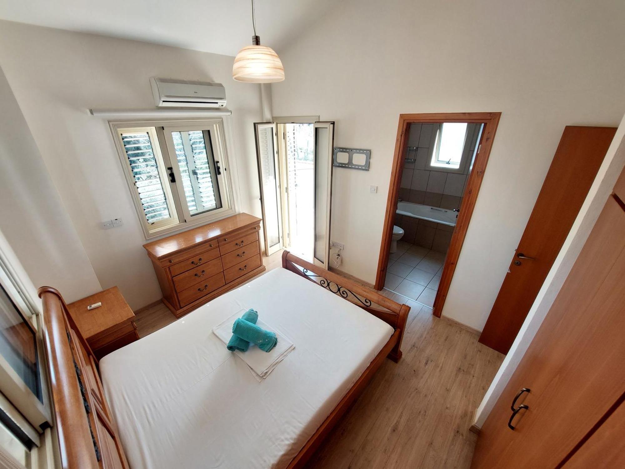 2 Bdr - Walk To Beach! * Protaras