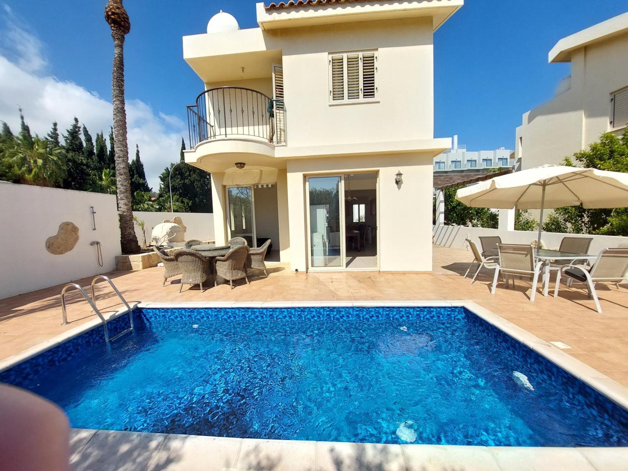 2 Bdr - Walk To Beach! Holiday home Protaras