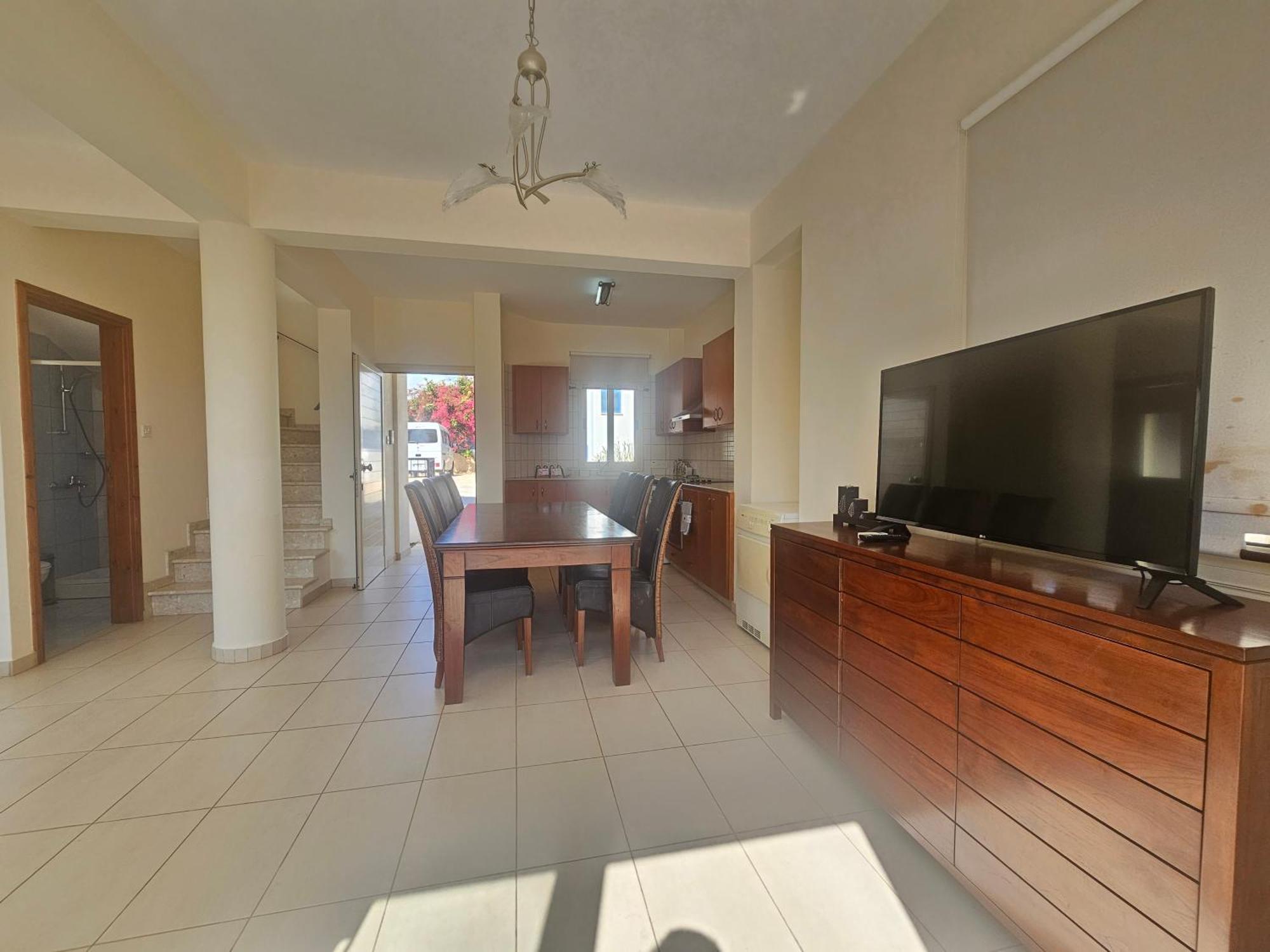 2 Bdr - Walk To Beach! * Protaras