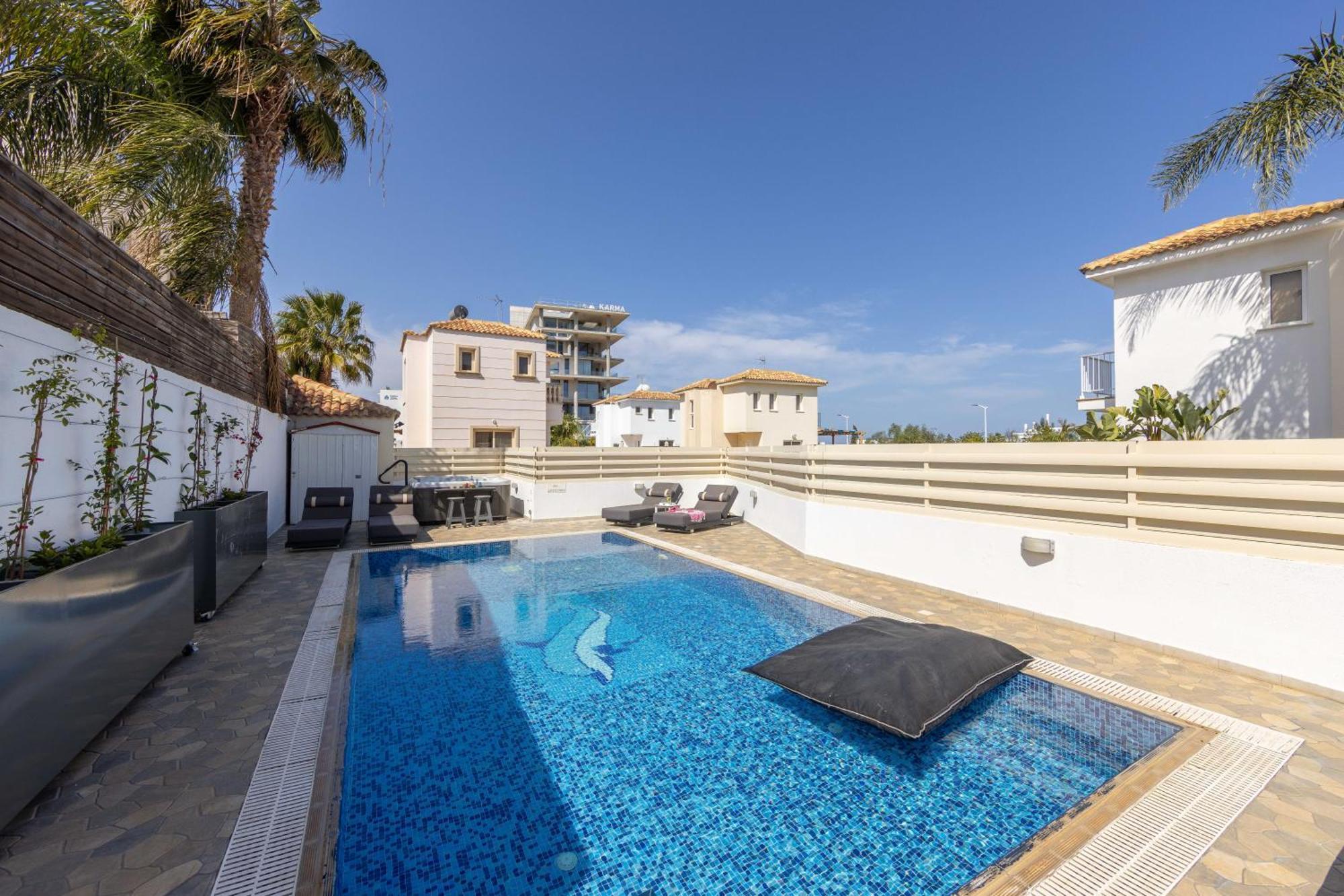 Villa View 6 -fig Tree Bay-jacuzzi-hot Tub