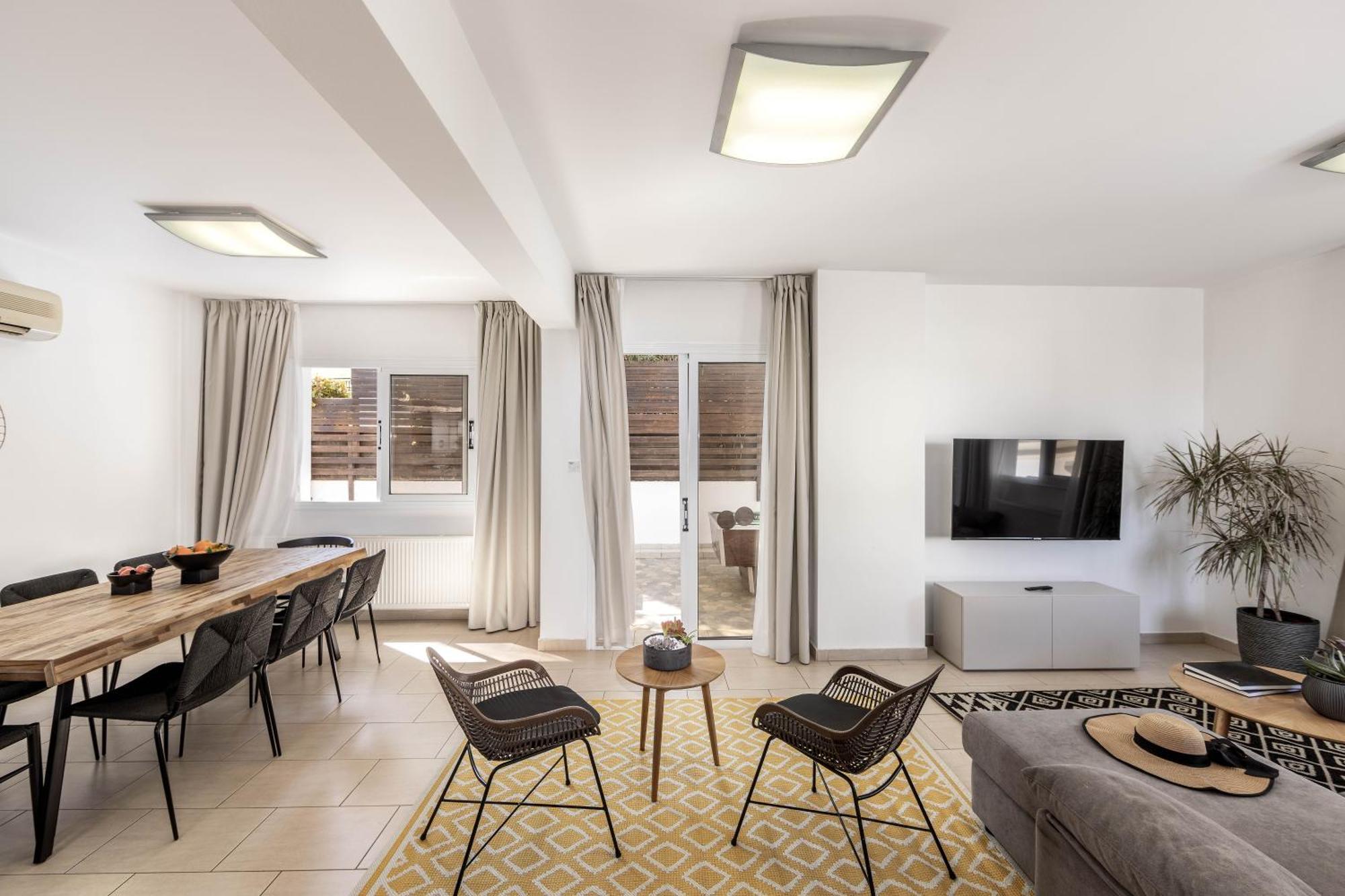 View 6 -fig Tree Bay-jacuzzi-hot Tub Villa *