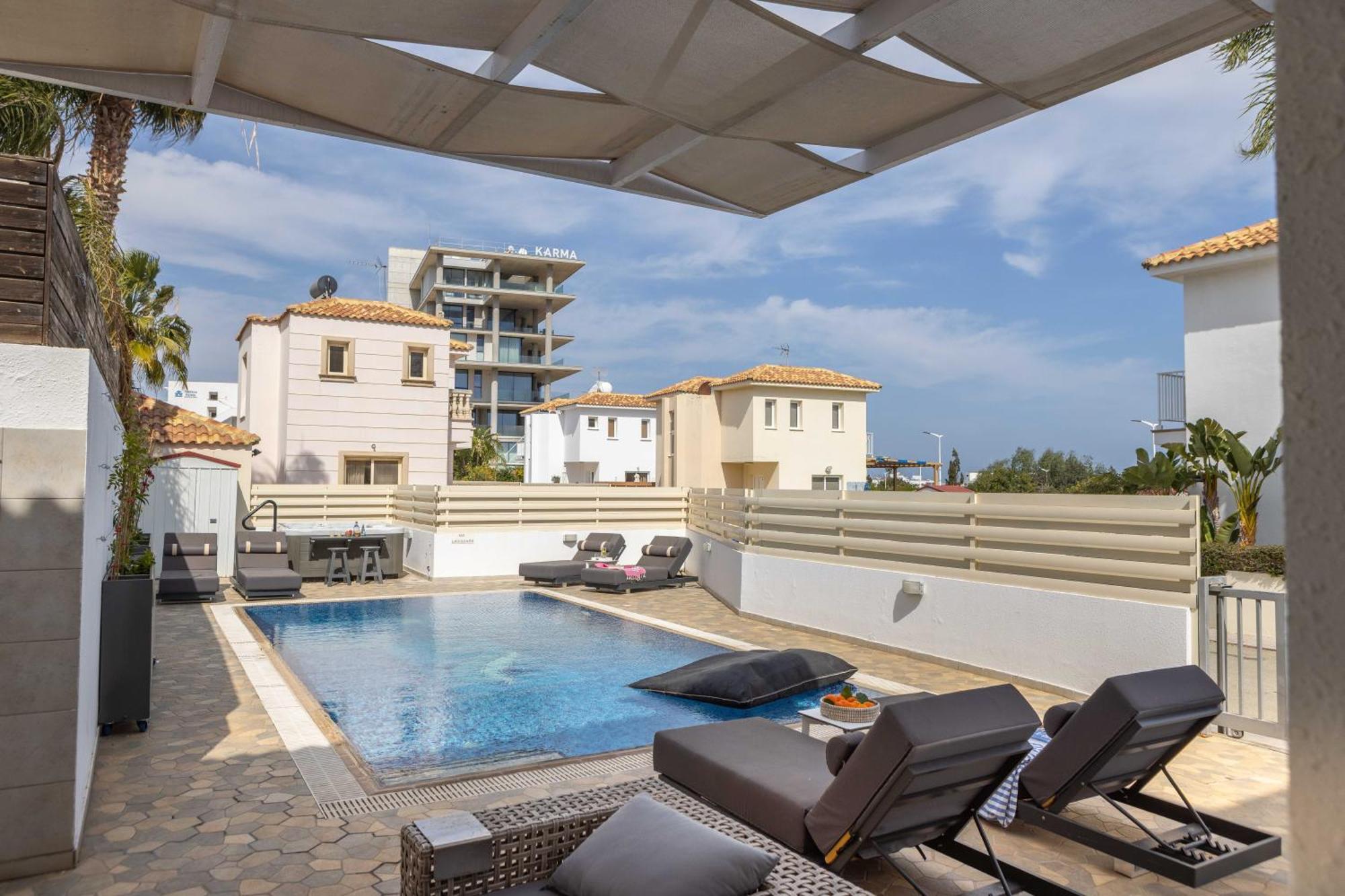 Villa View 6 -fig Tree Bay-jacuzzi-hot Tub *