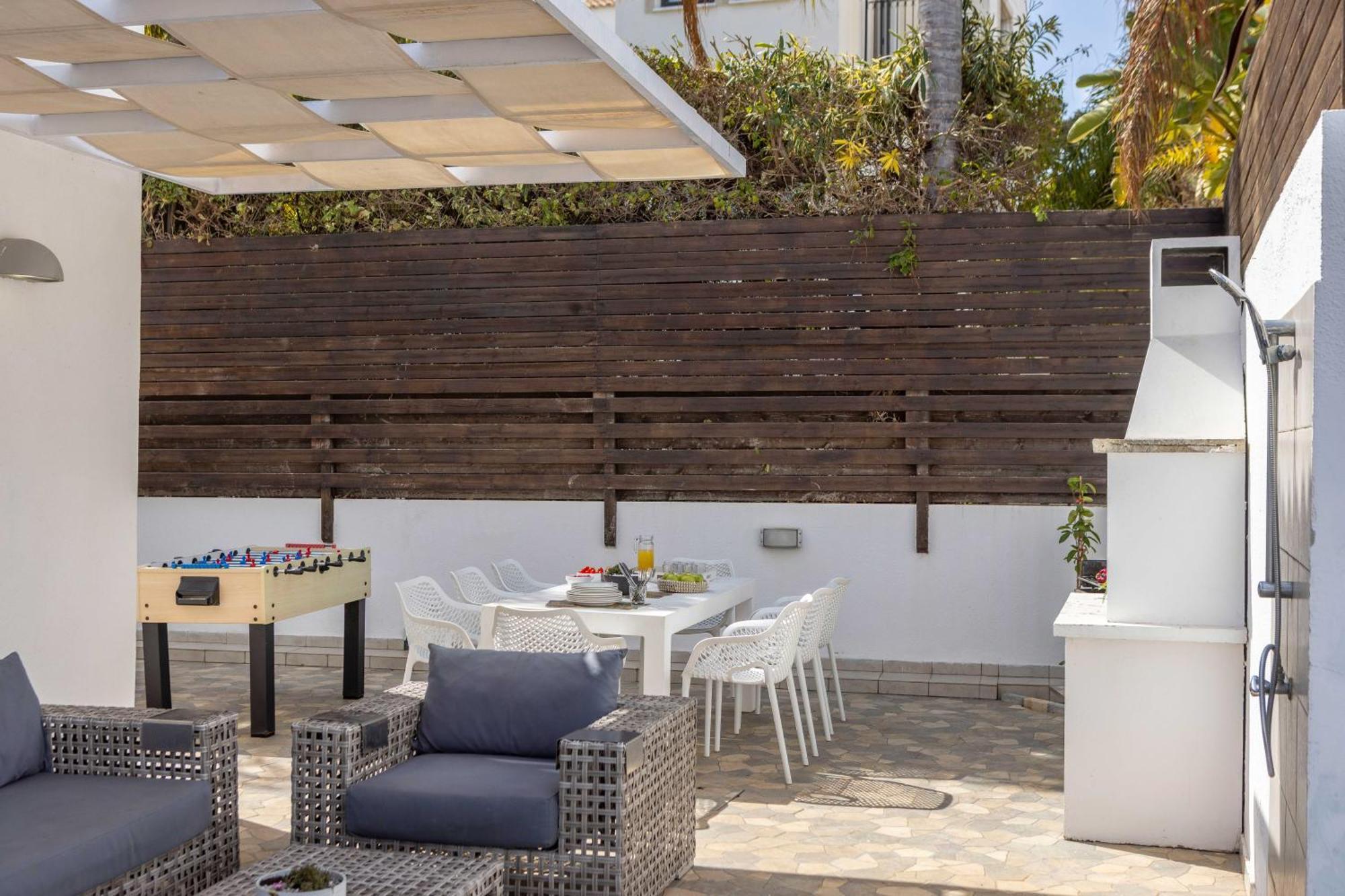 Villa View 6 -fig Tree Bay-jacuzzi-hot Tub Protaras
