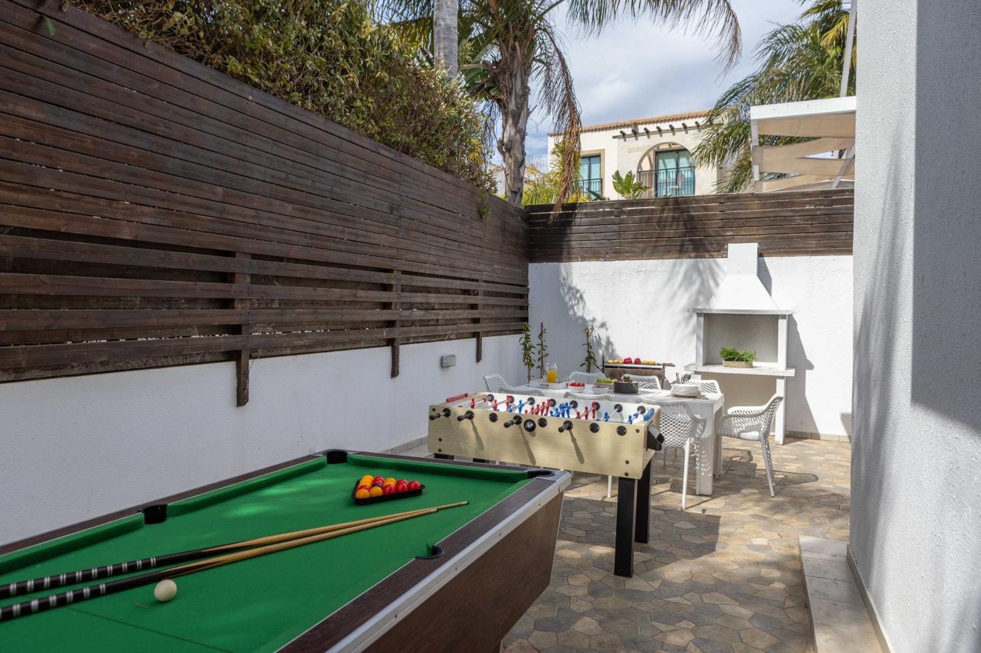 View 6 -fig Tree Bay-jacuzzi-hot Tub Villa *