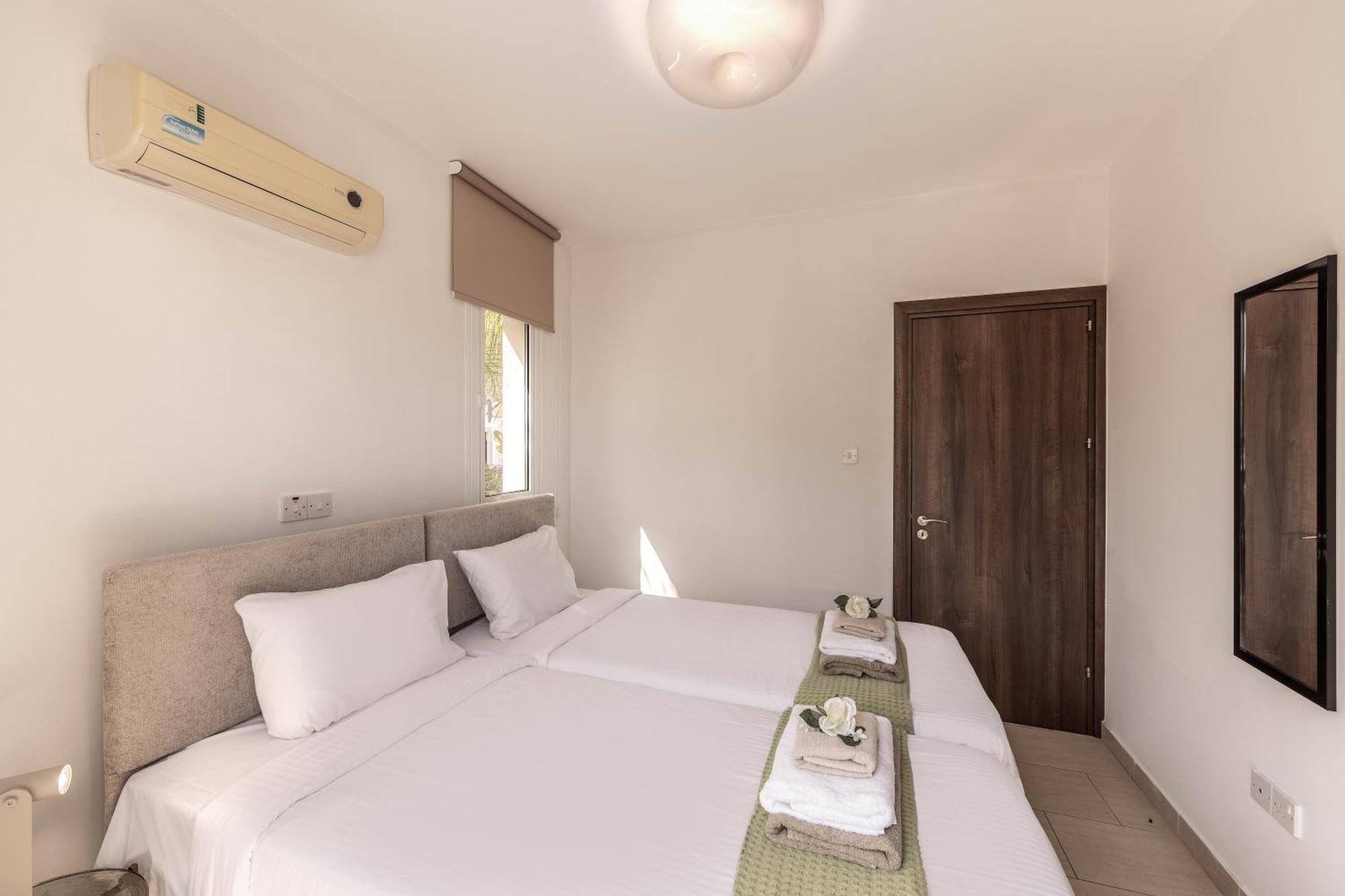 View 6 -fig Tree Bay-jacuzzi-hot Tub