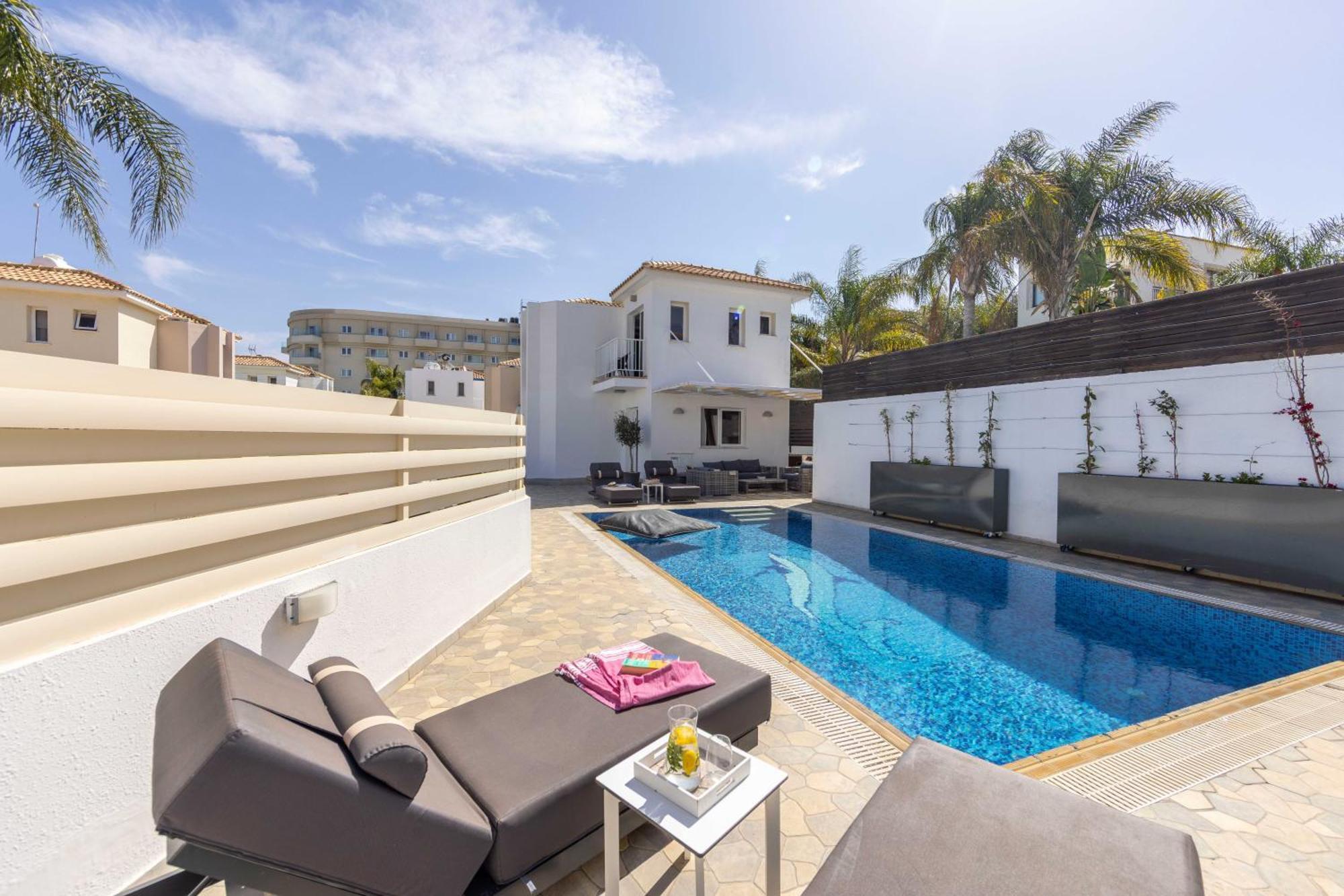 Villa View 6 -fig Tree Bay-jacuzzi-hot Tub