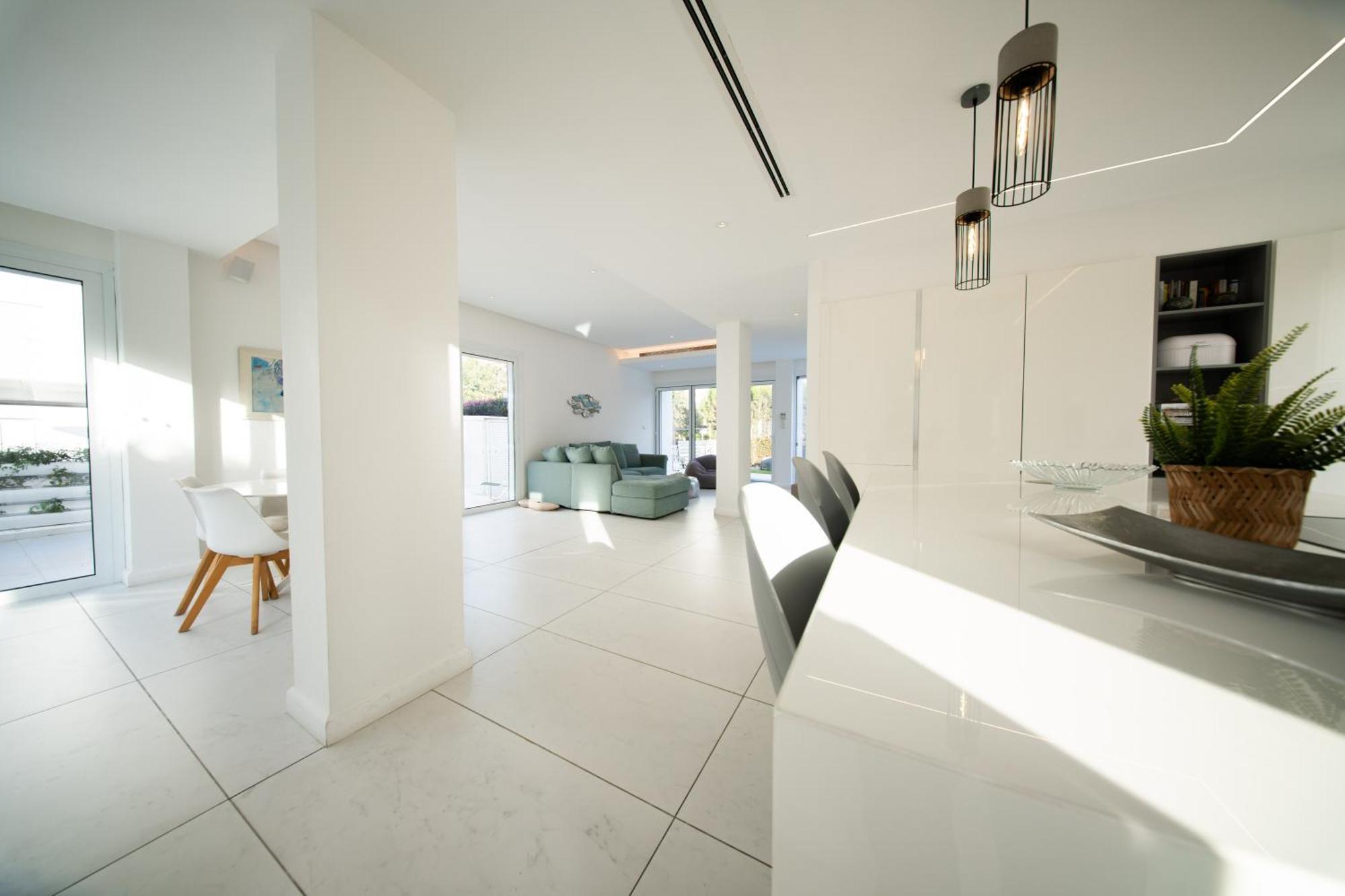Sunset Family Villa, 1-min Walk To *