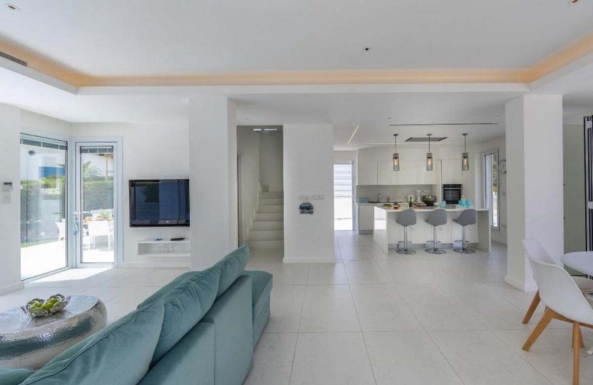 Sunset Family Villa, 1-min Walk To Villa *