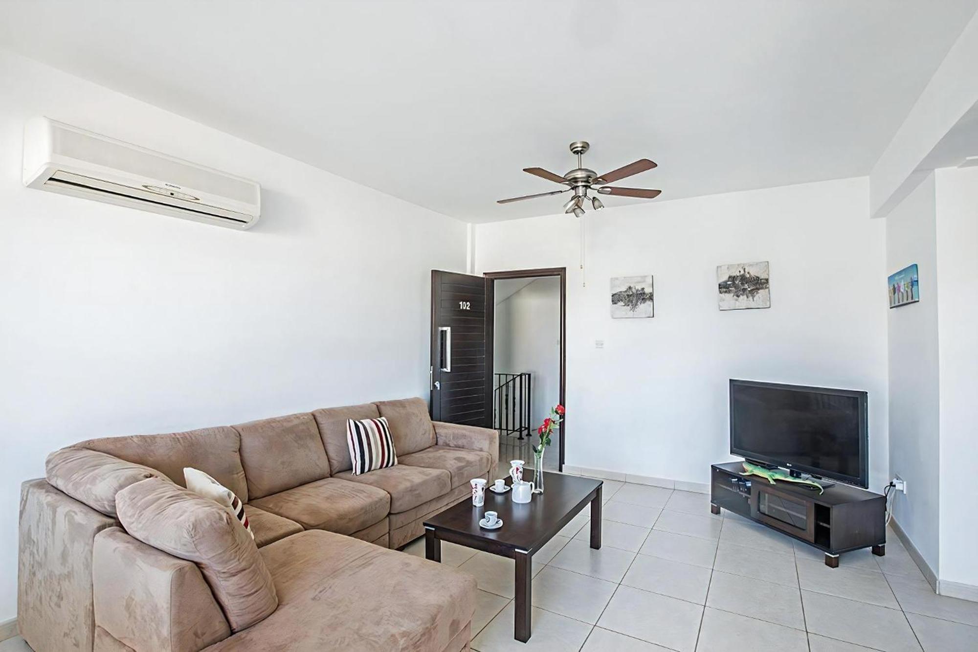 Apartment Apt, Faye Aq Or102 *