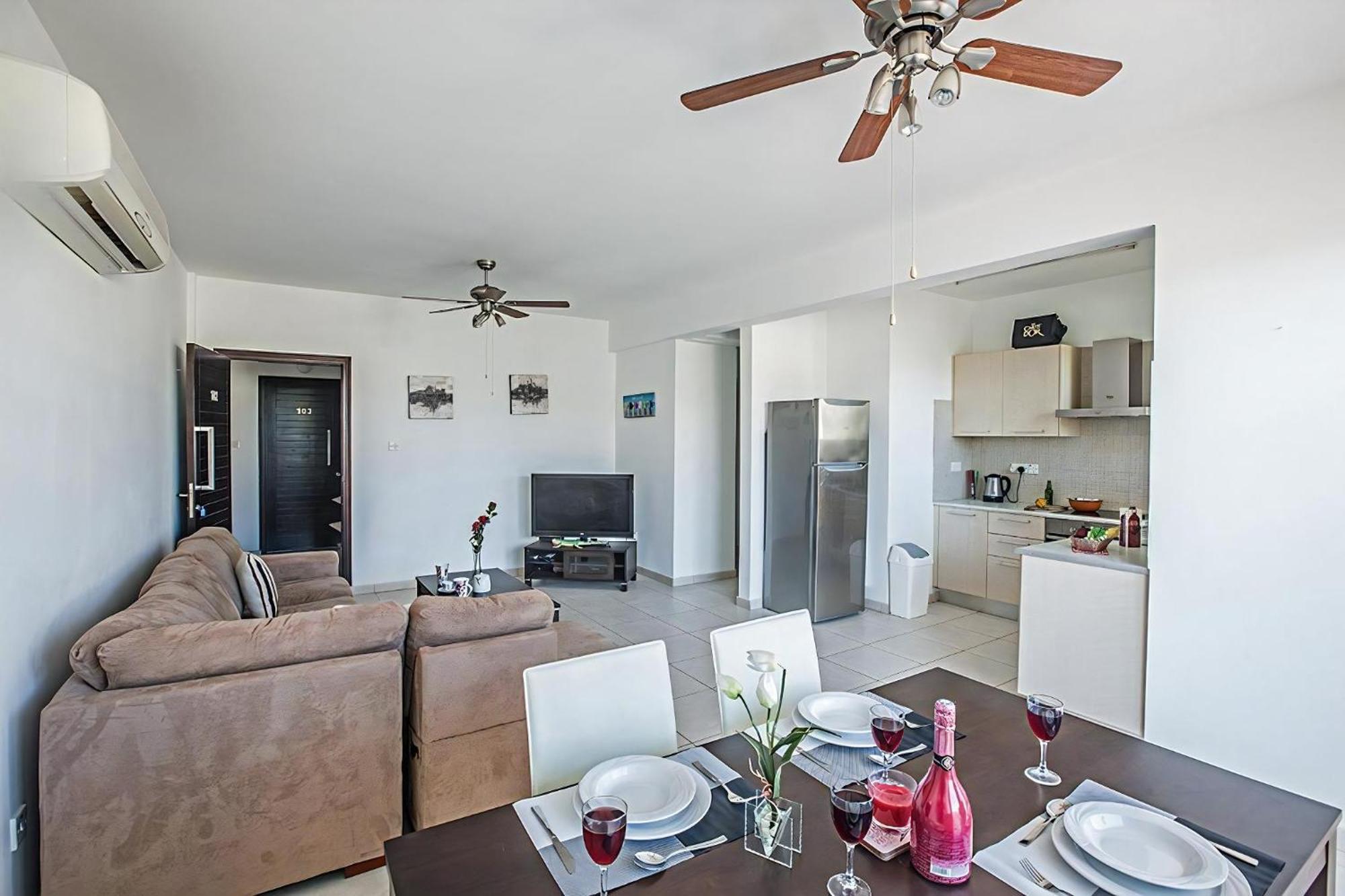 Apartment Apt, Faye Aq Or102 *