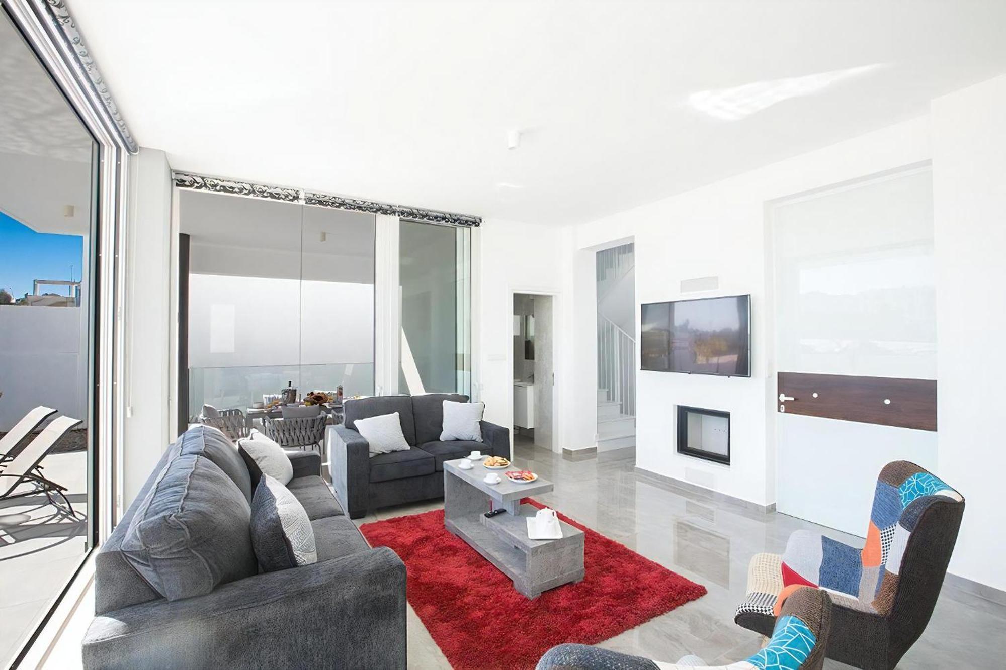 Villa Neve Aq Ol14 *