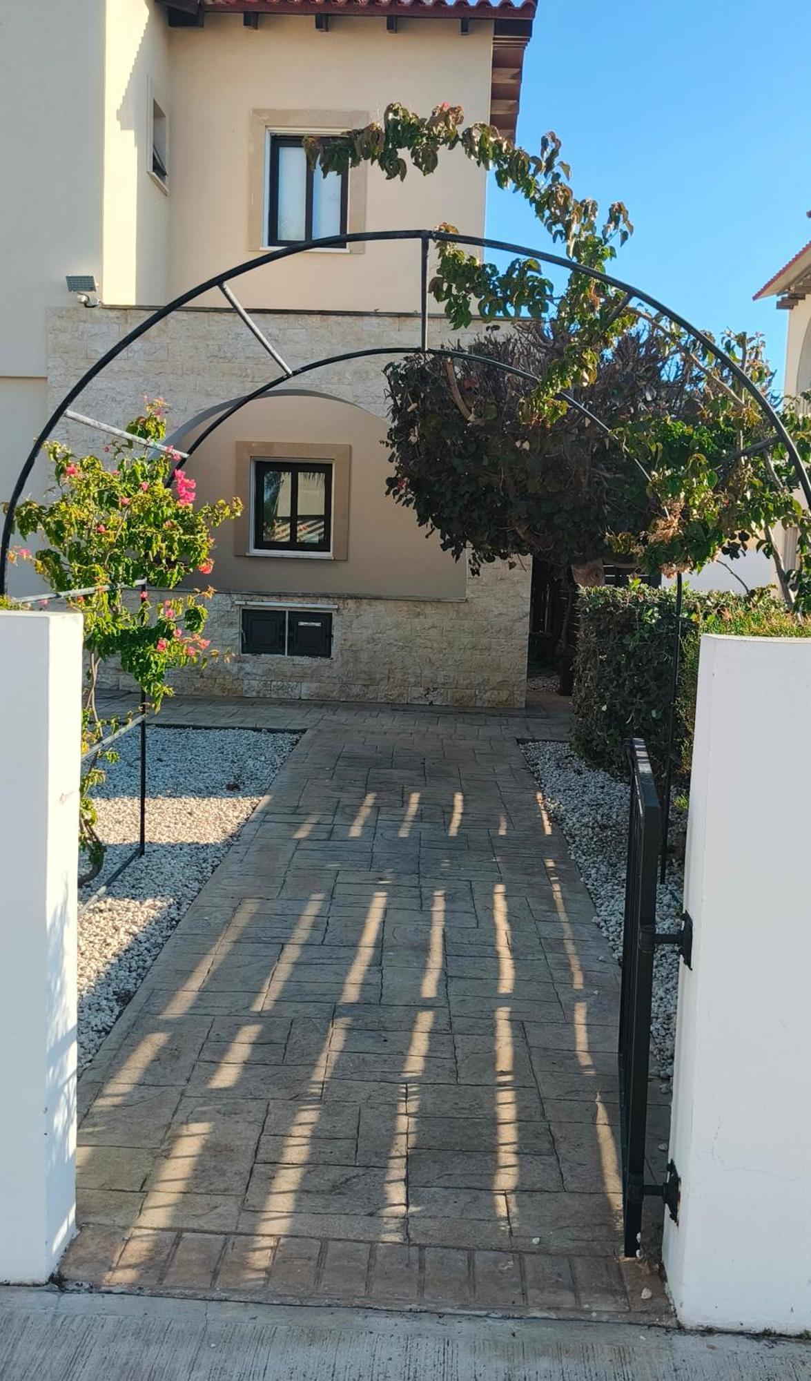 Cy-blue * Protaras