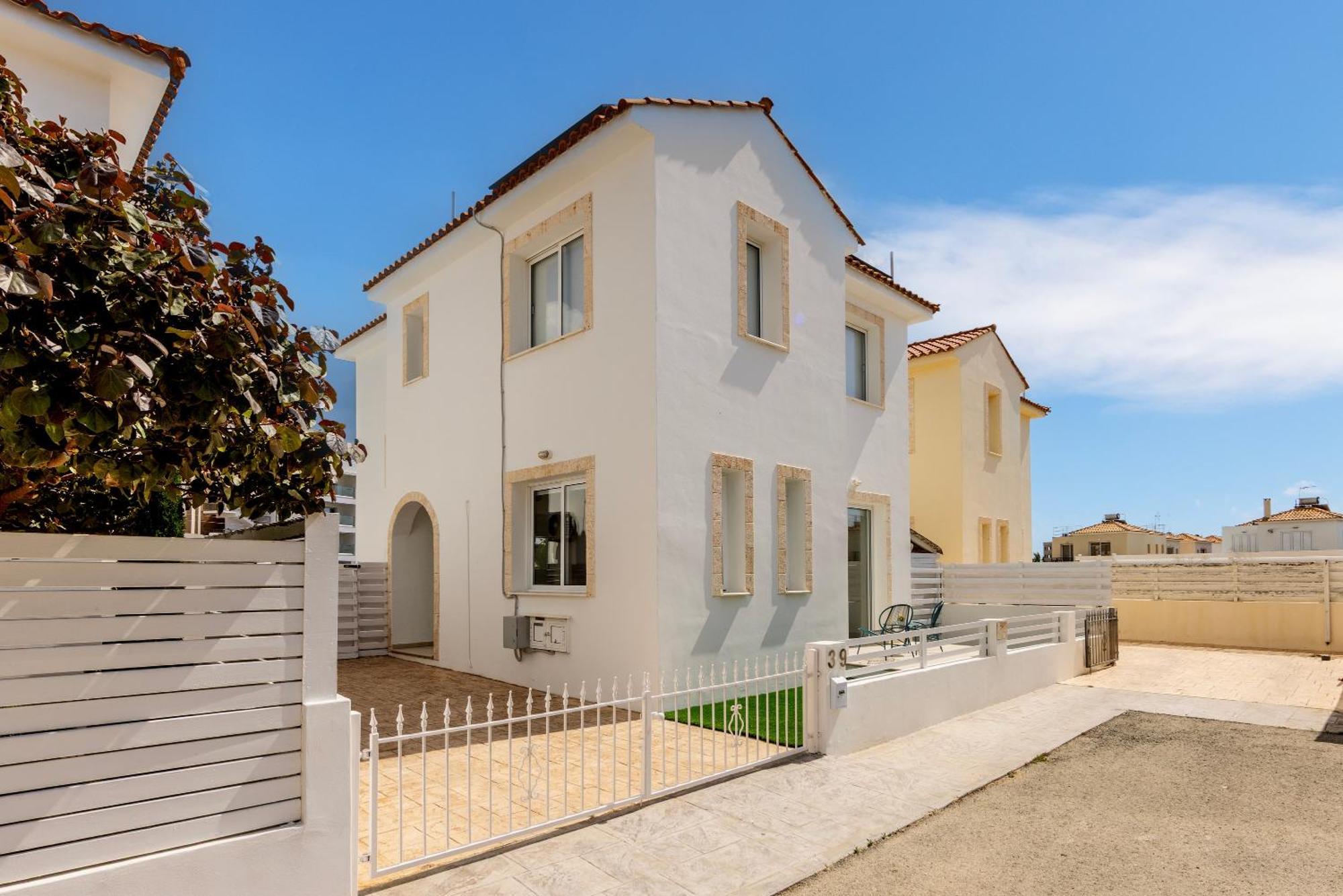 Cemelia Protaras