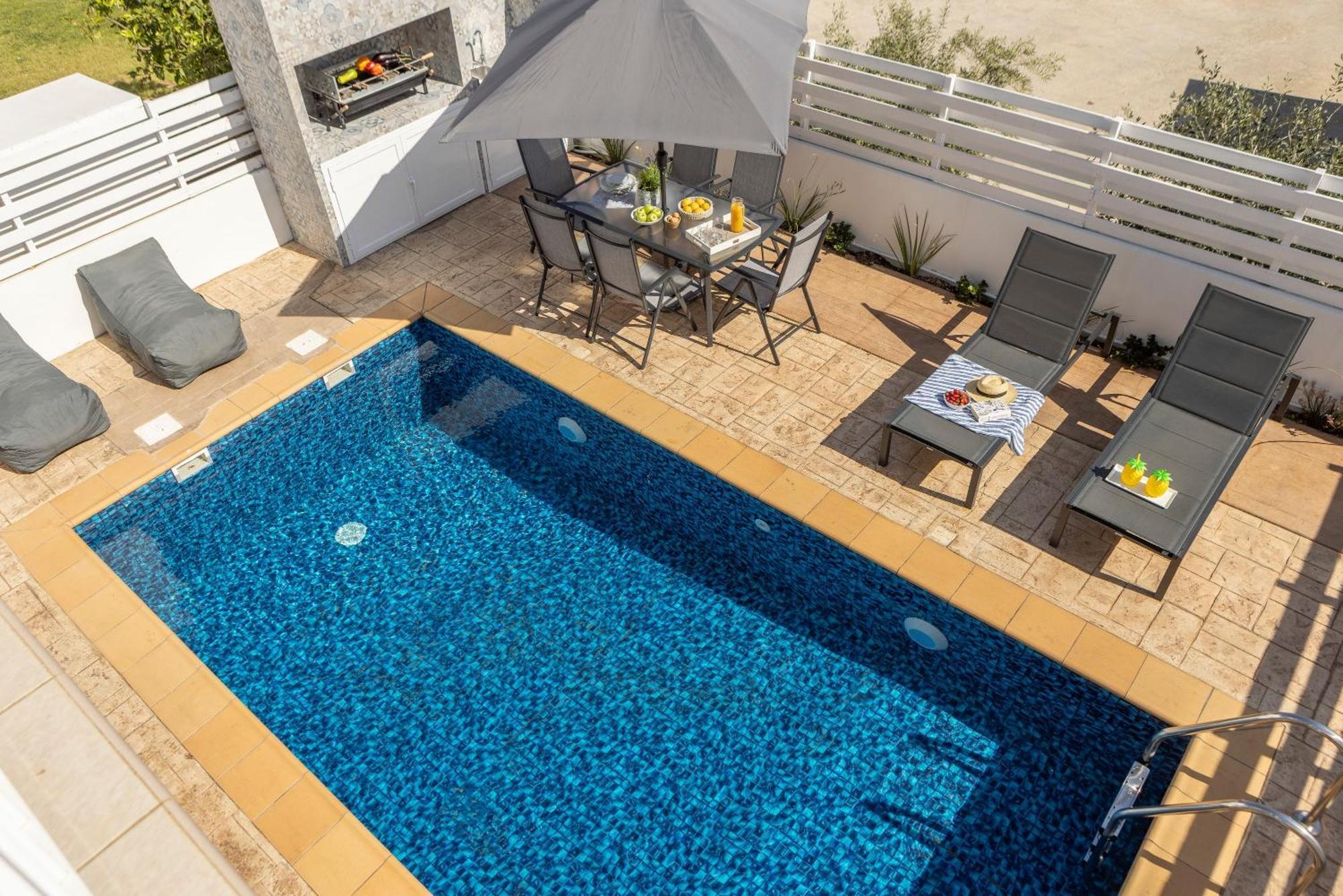 Cemelia Protaras