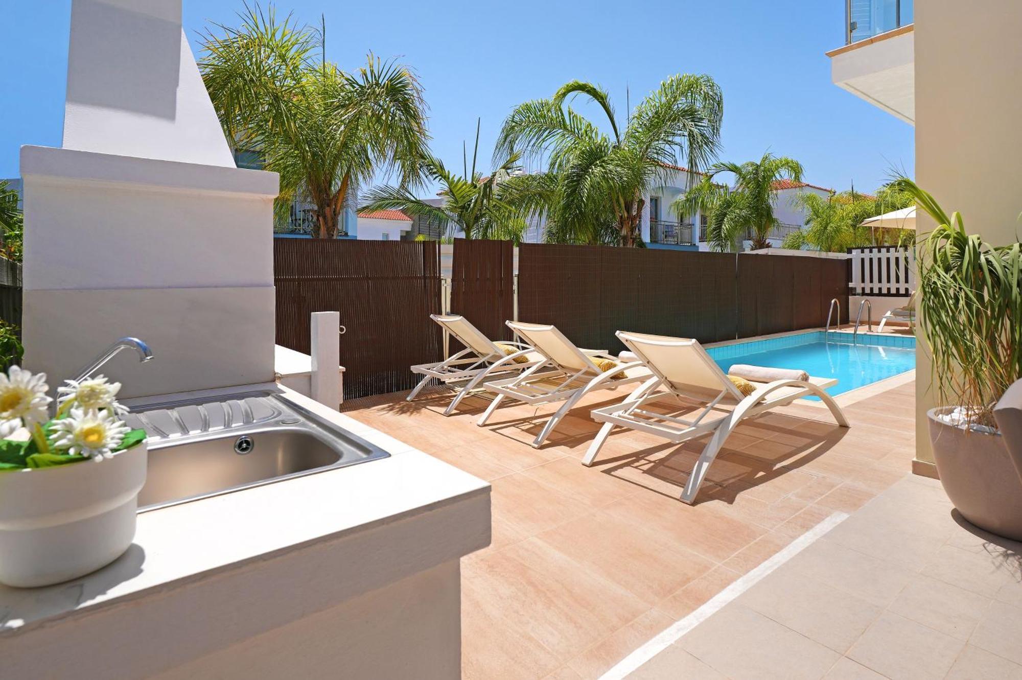 Holiday home Adonia - 30m From Pernera Protaras