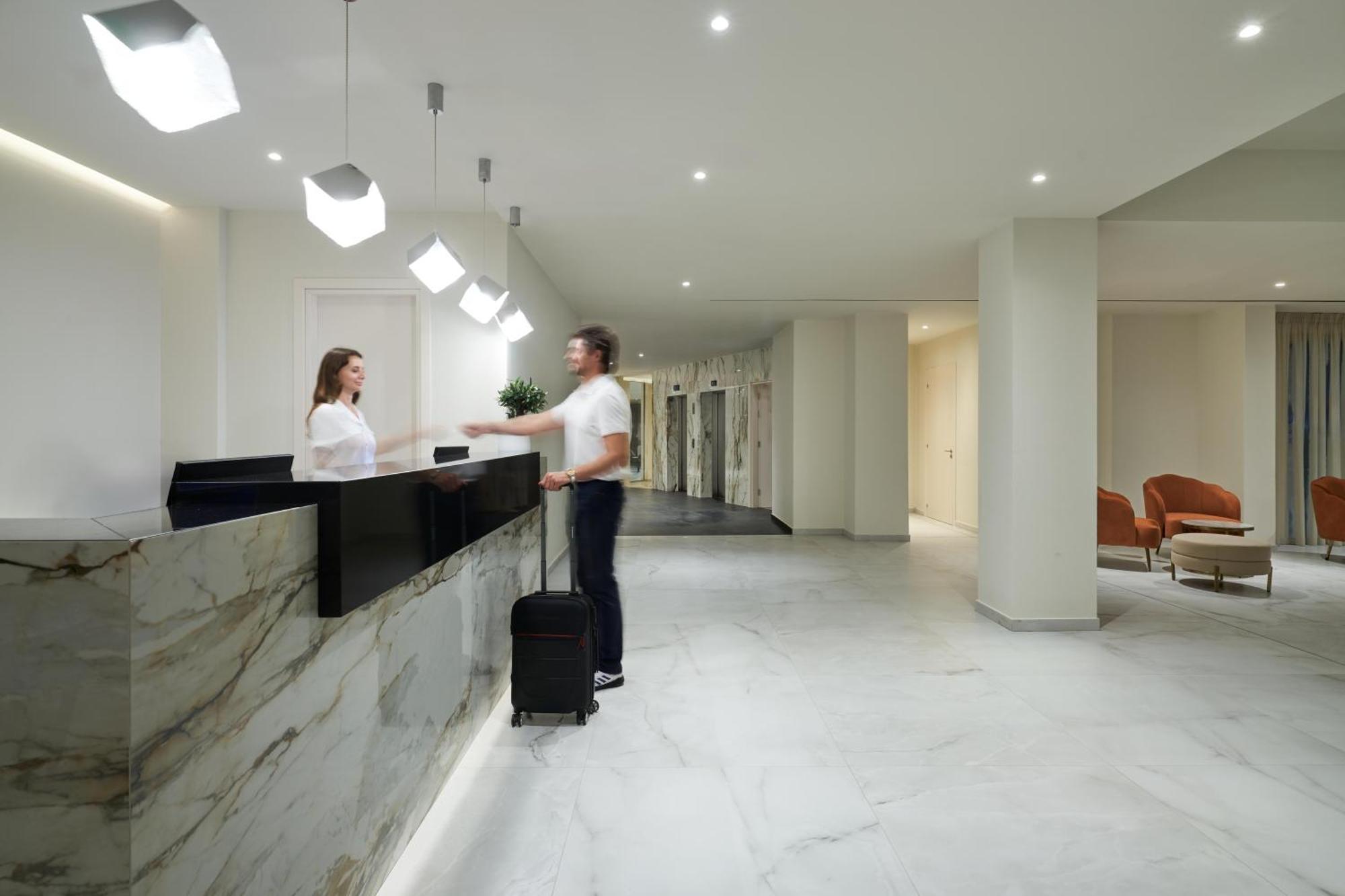Maris Grand Aparthotel