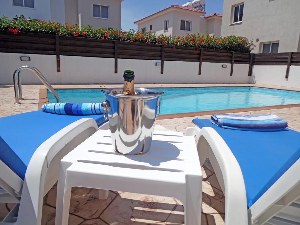 Knossos Villa *