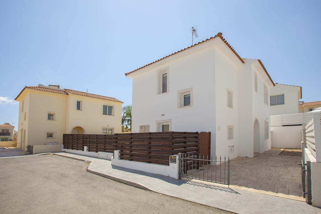 Clematis Villa Protaras