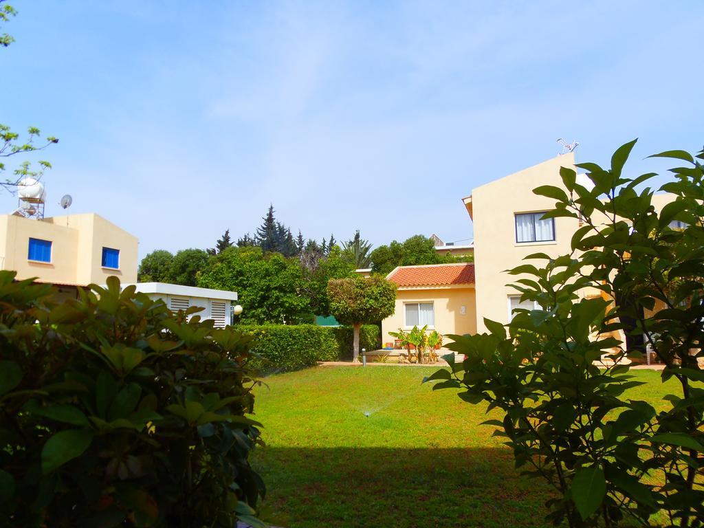 Light & Blue Gardens Protaras