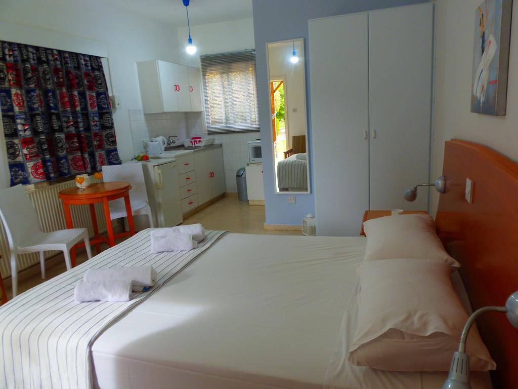 Apartment Light & Blue Gardens Protaras
