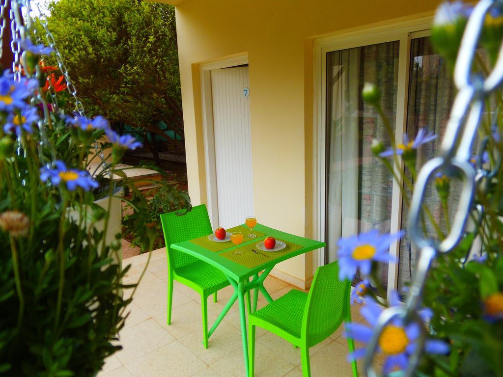 Light & Blue Gardens Apartment Protaras
