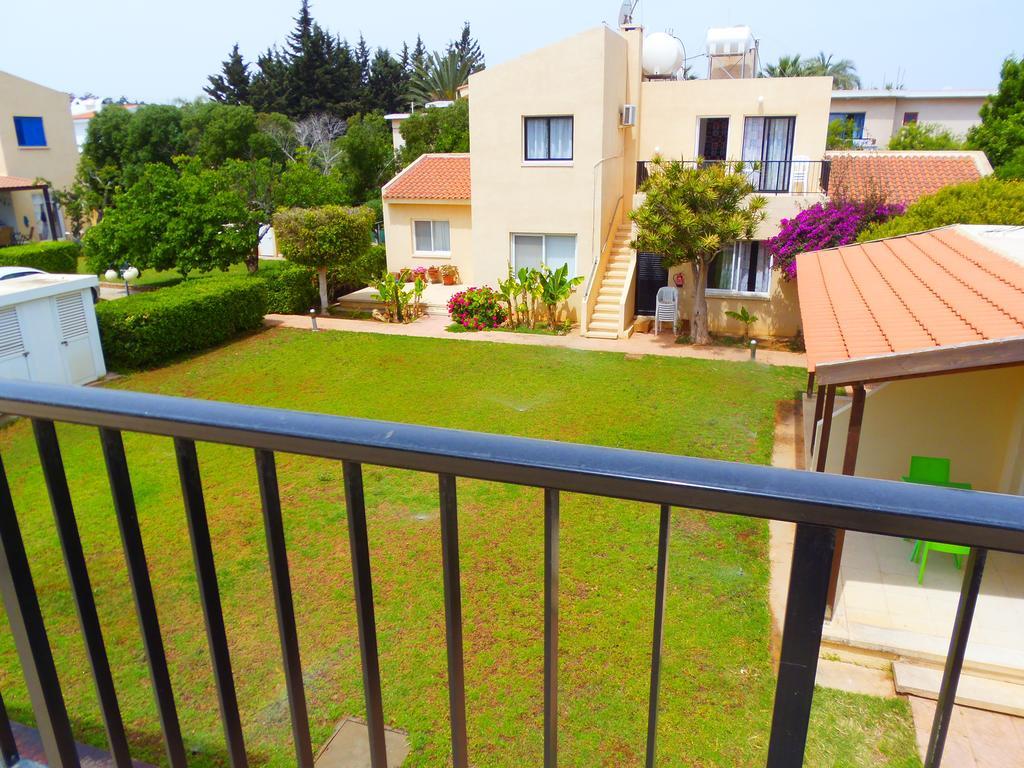 Light & Blue Gardens Protaras