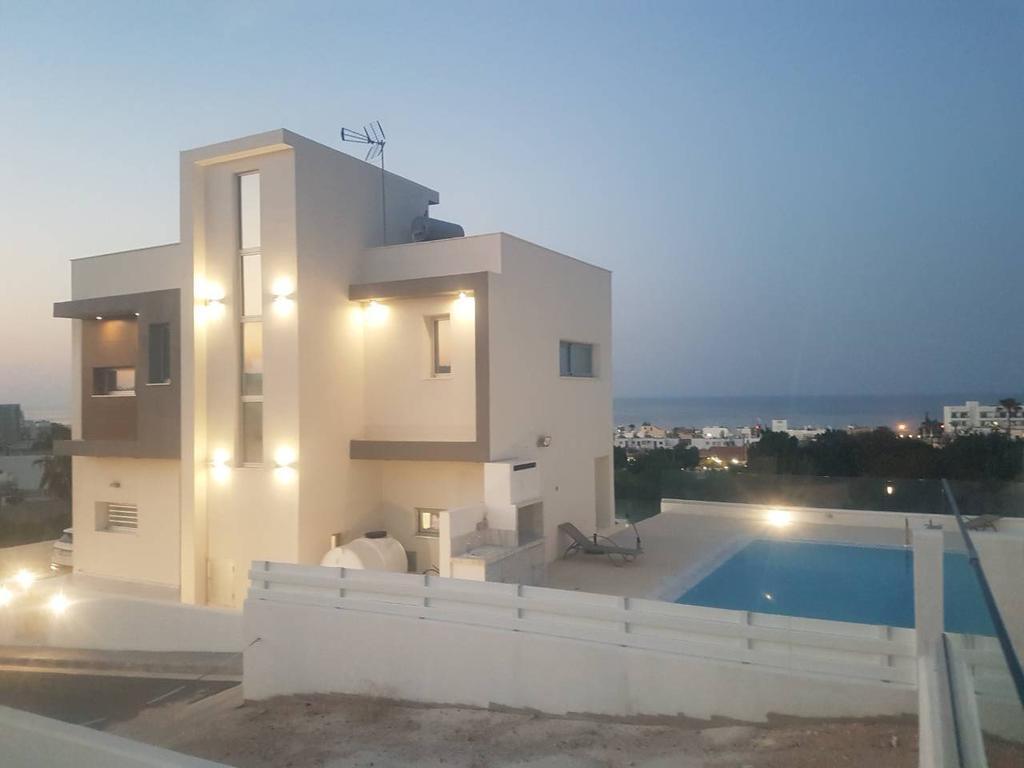 Chrystalleni Villa