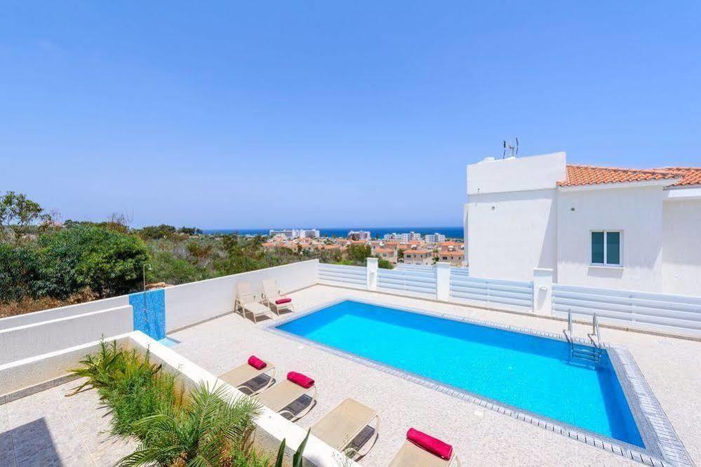 Villa Margarita Bay *