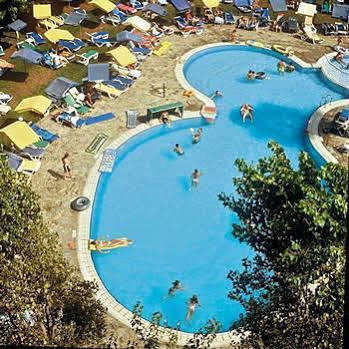 Maris Grand Aparthotel
