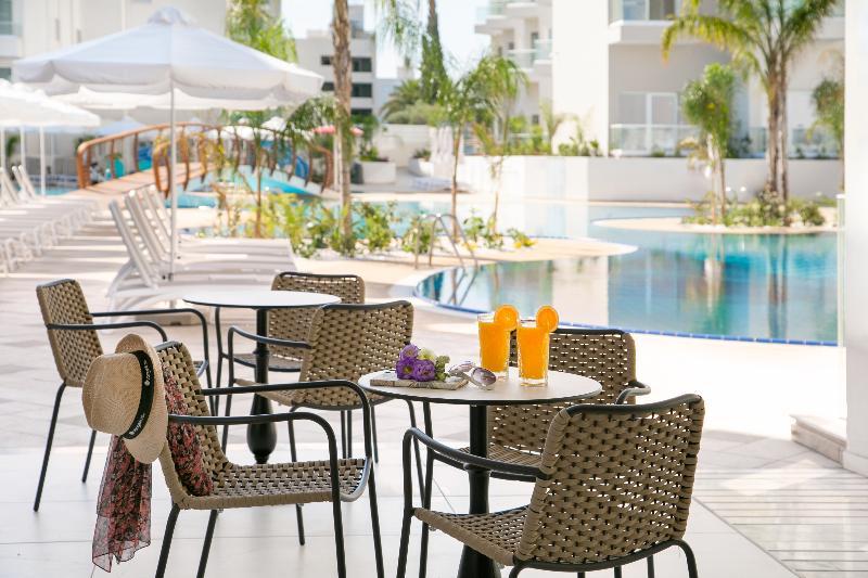 Vangelis & Hotel Protaras