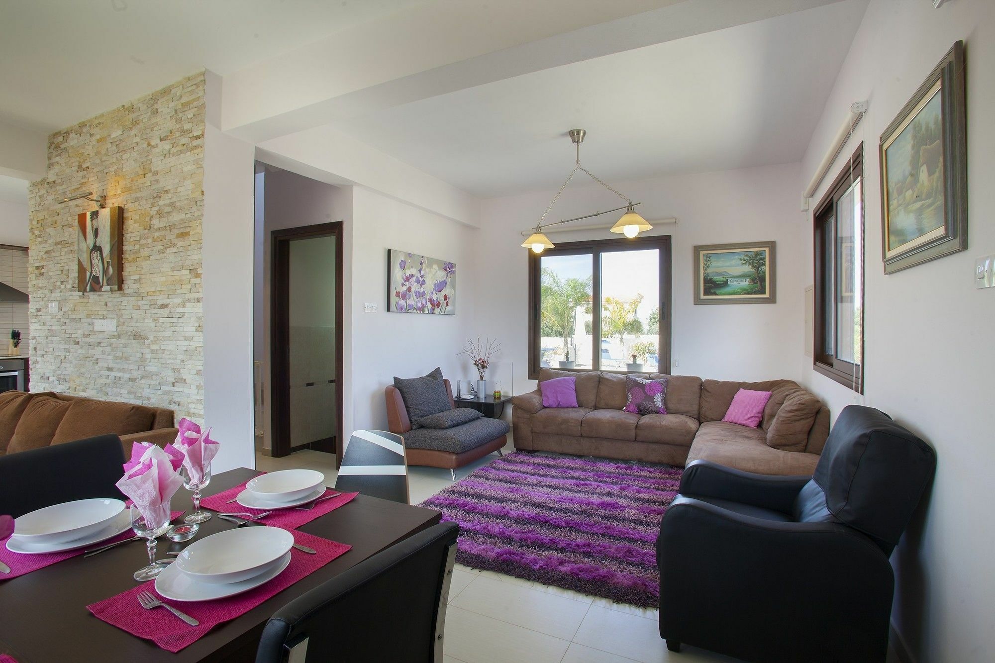 Grecos Grove Apartment