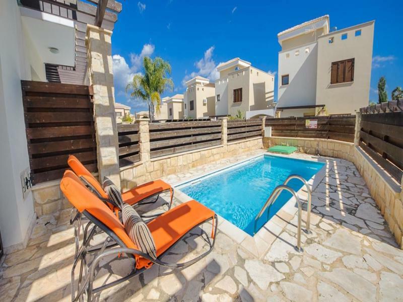 Villa Rent Private Villa 010 *