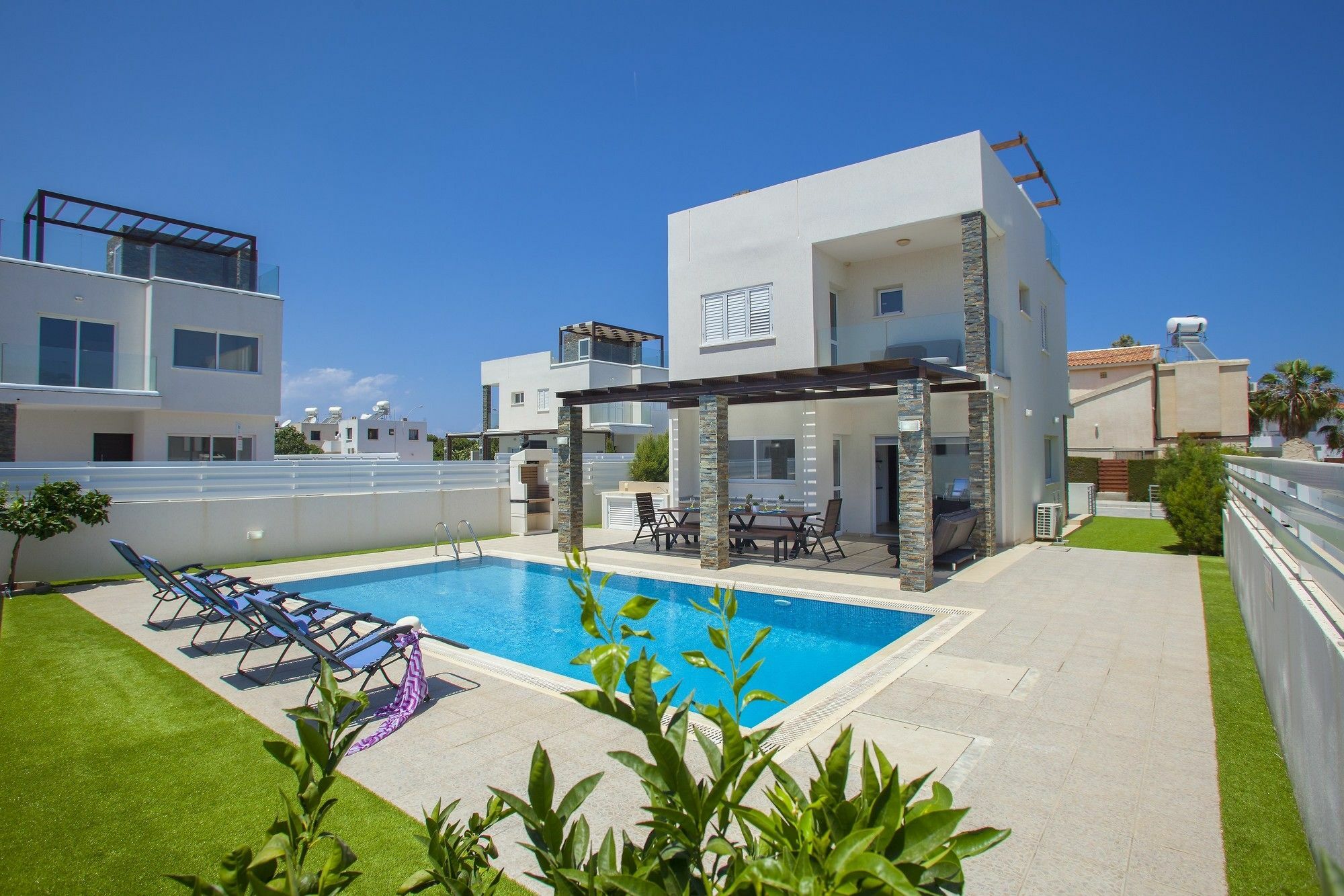 Anemoni Apartment