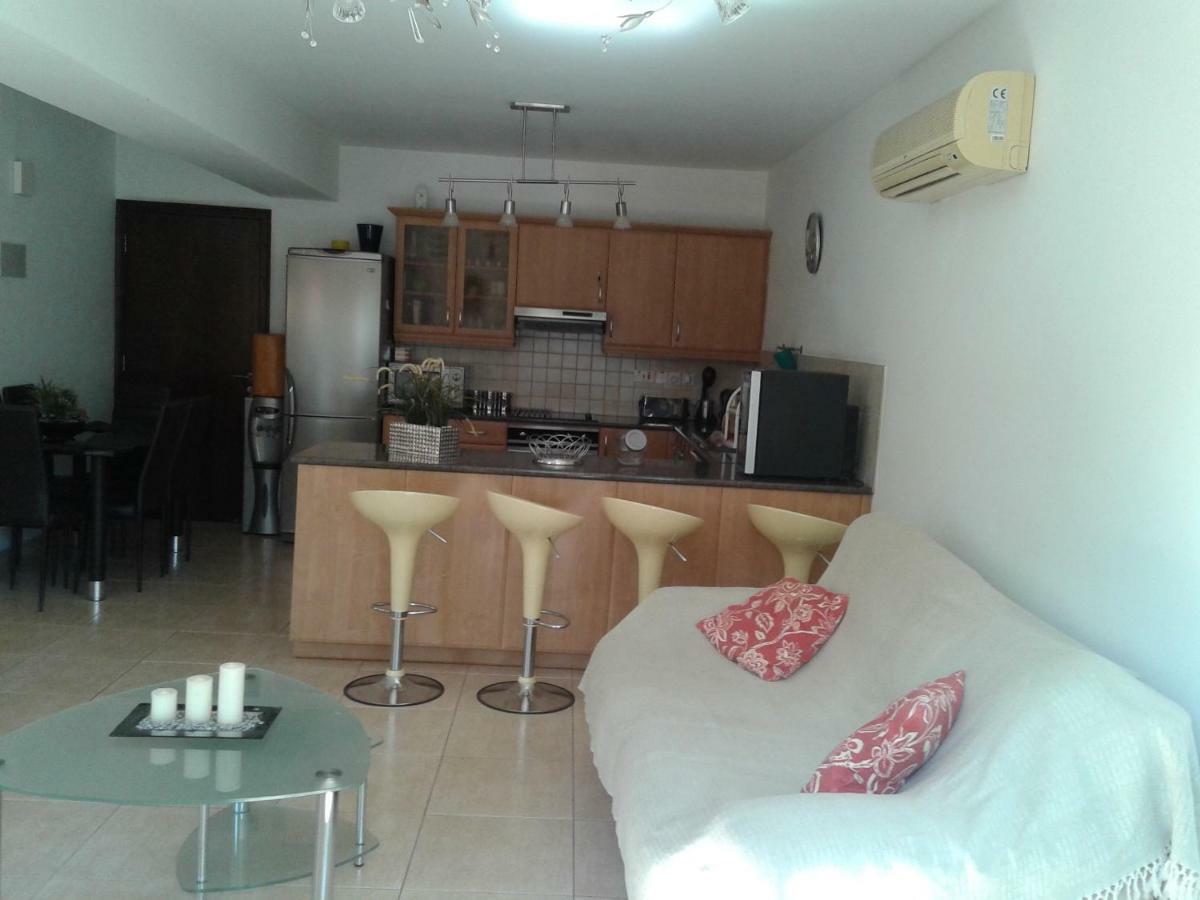 Arcadia Close Apartment *