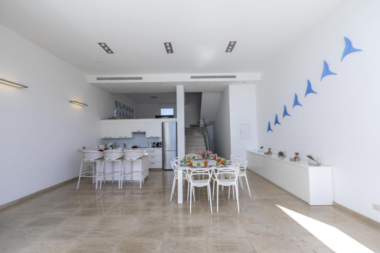 Kalena Seafront Villa
