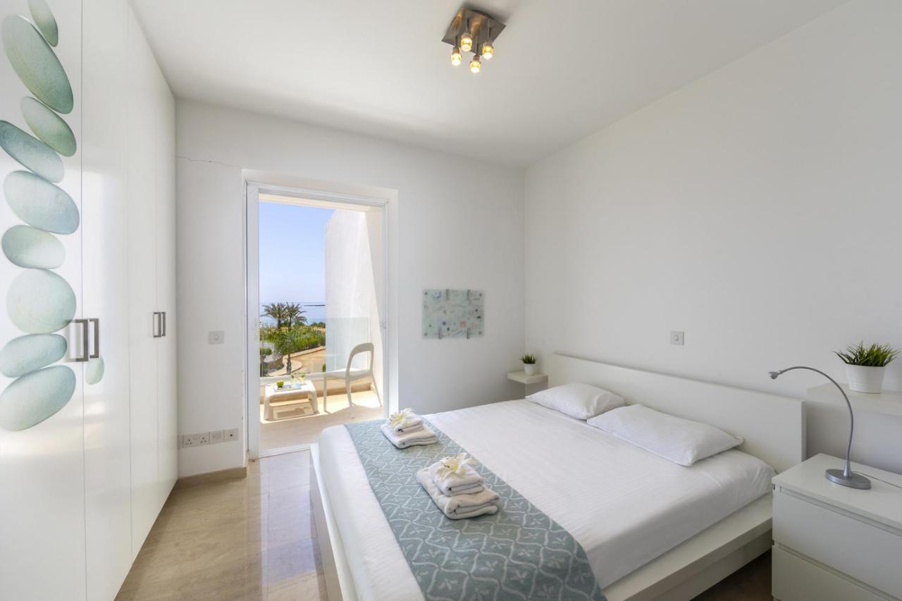 Kalena Seafront Villa