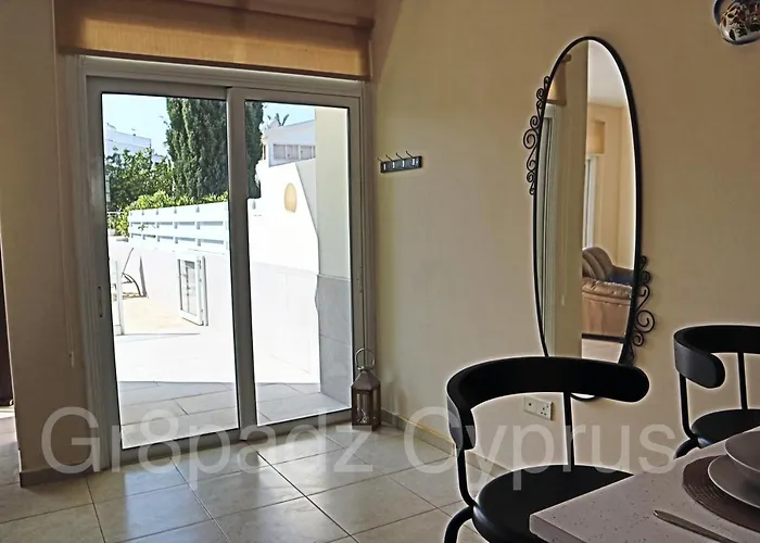 Gr8Padz Villa Dionne