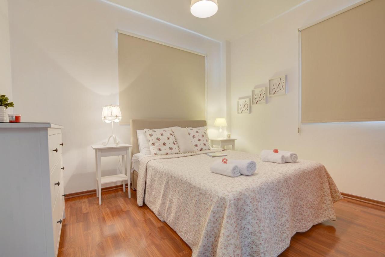 Sunnyvillas: 3br Super Cozy Villa☆private Pool☆bbq - Falcon Villa Protaras