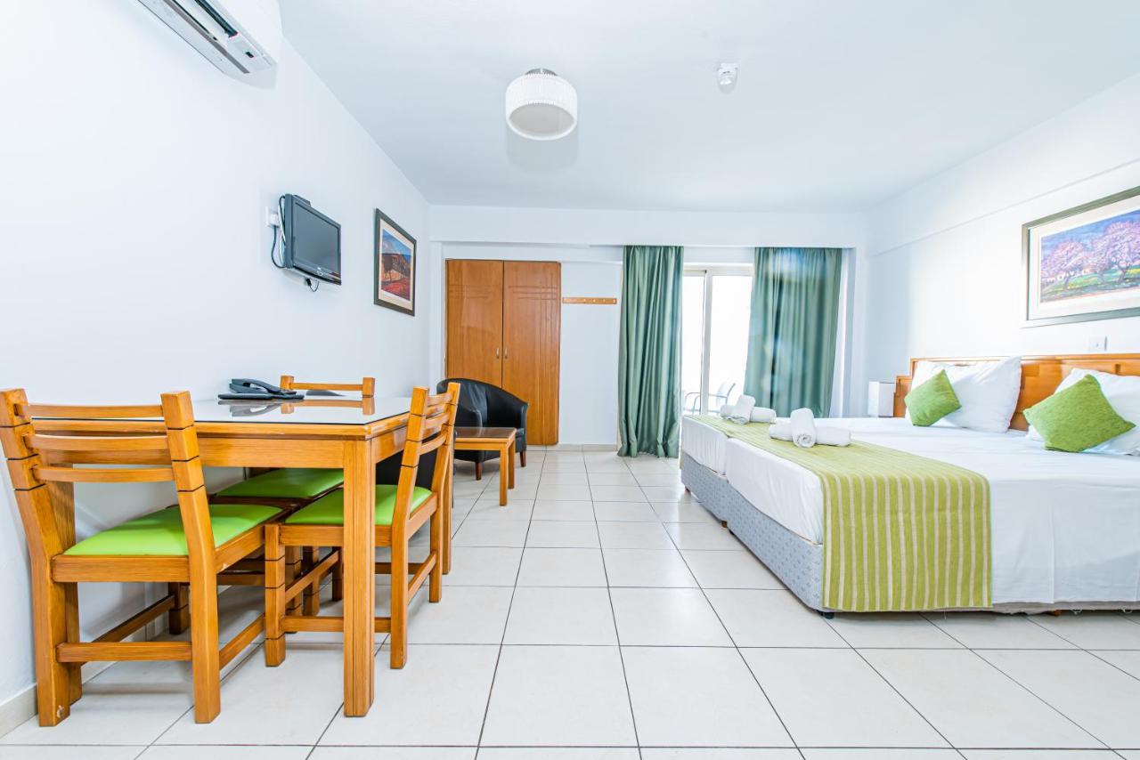 Golden Star Aparthotel