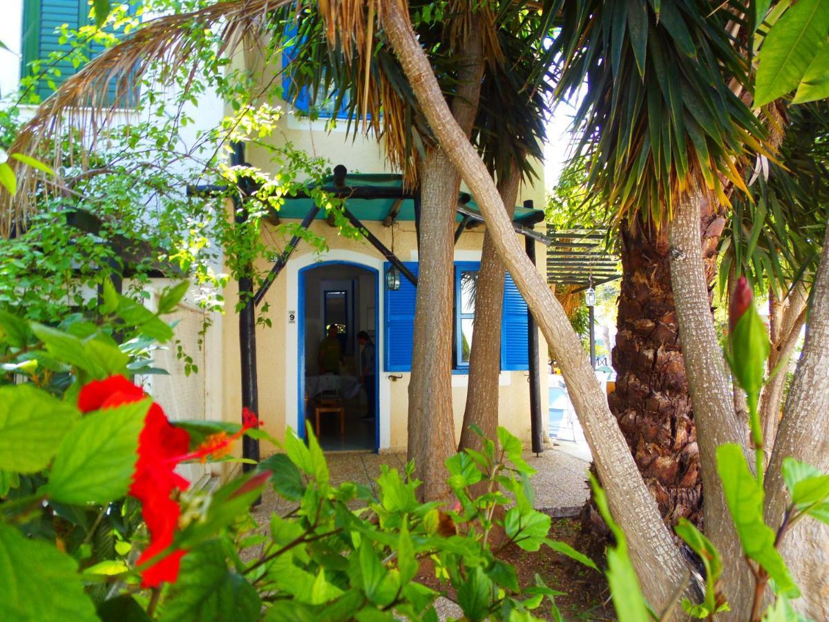 Aparthotel Light & Blue Ayios Elias Private Bungalows Protaras